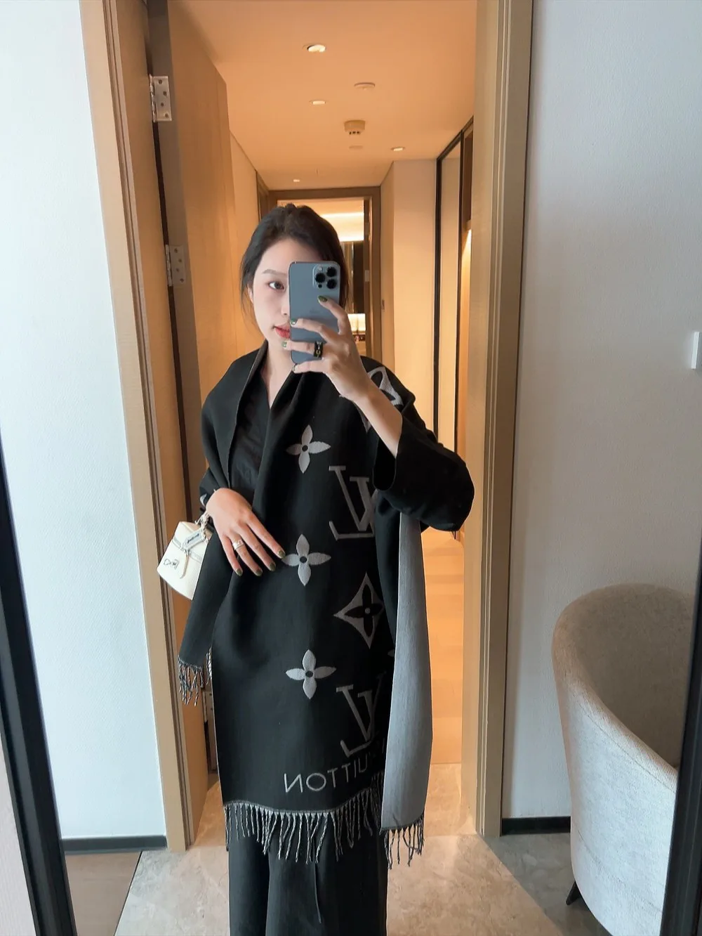 Шарфы Louis Vuitton 18322479