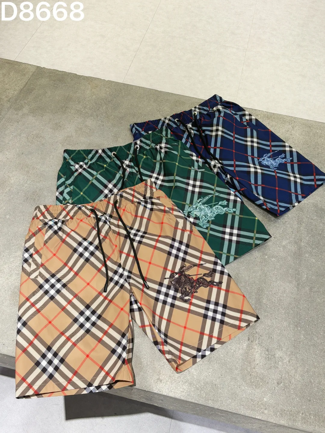 Шорты Мужские Burberry 18000509
