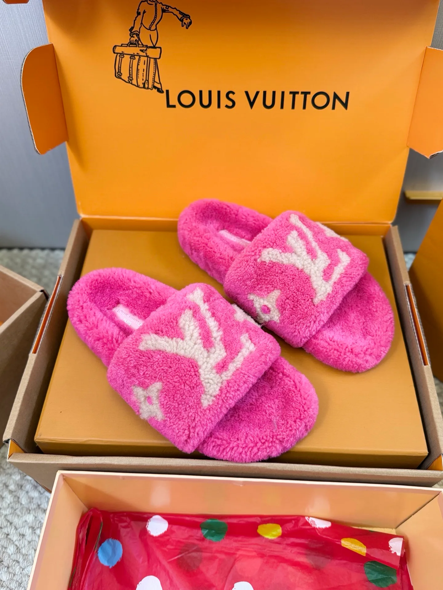 Тапочки Женские Louis Vuitton 19090543