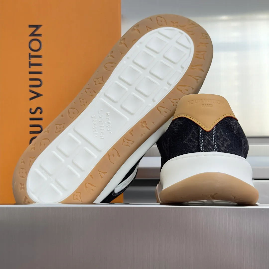 Кроссовки Мужские Louis Vuitton 18703772