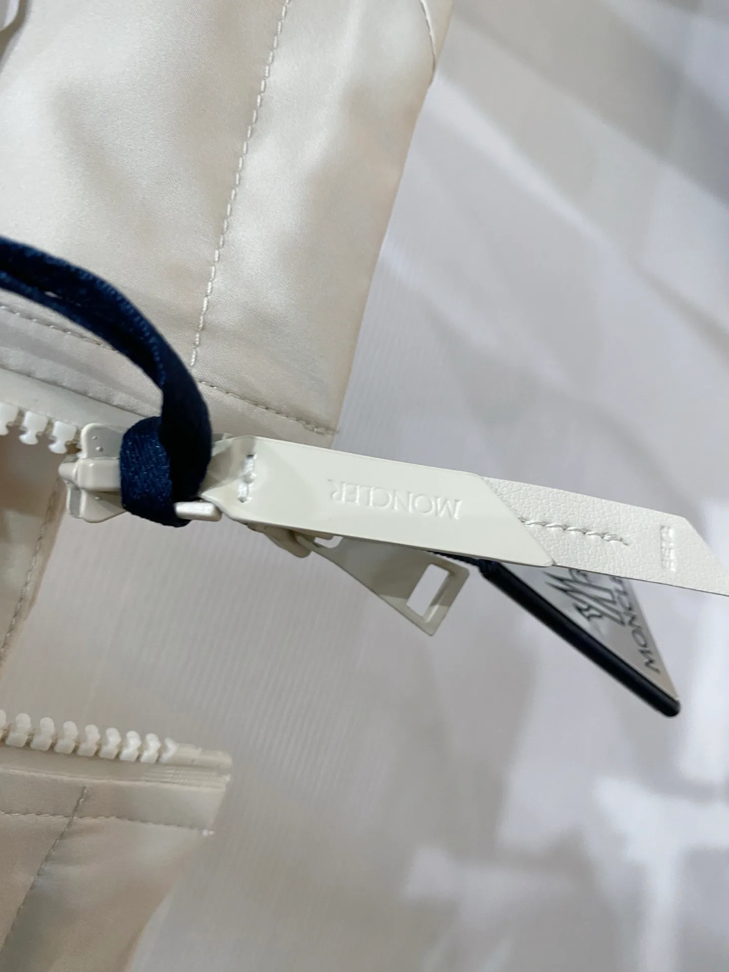 Куртки И Пуховики Мужские Moncler 11504121