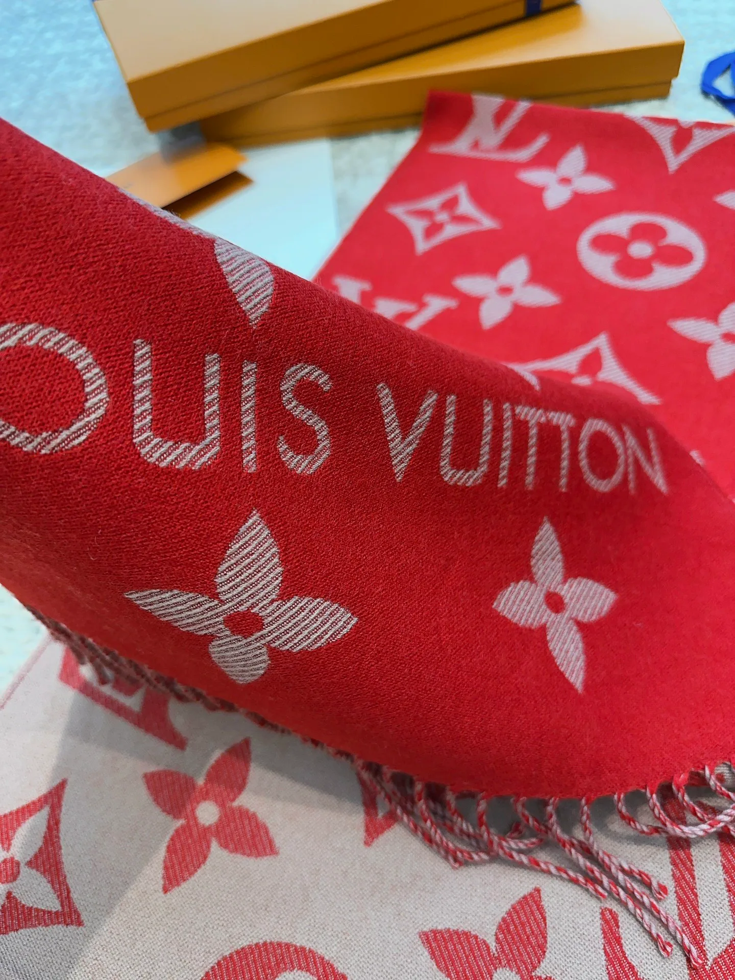 Шарфы Louis Vuitton 240447