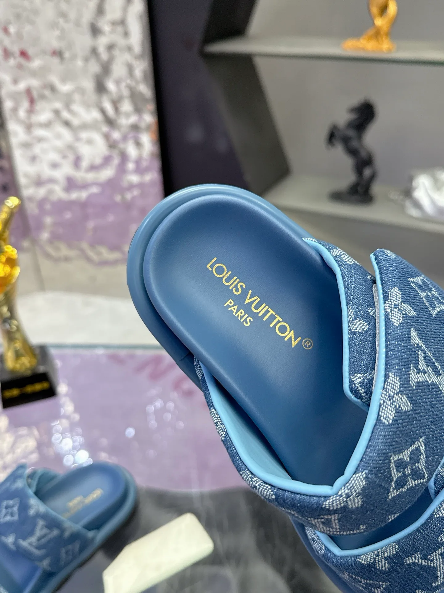 Шлепанцы Женские Louis Vuitton 17530463