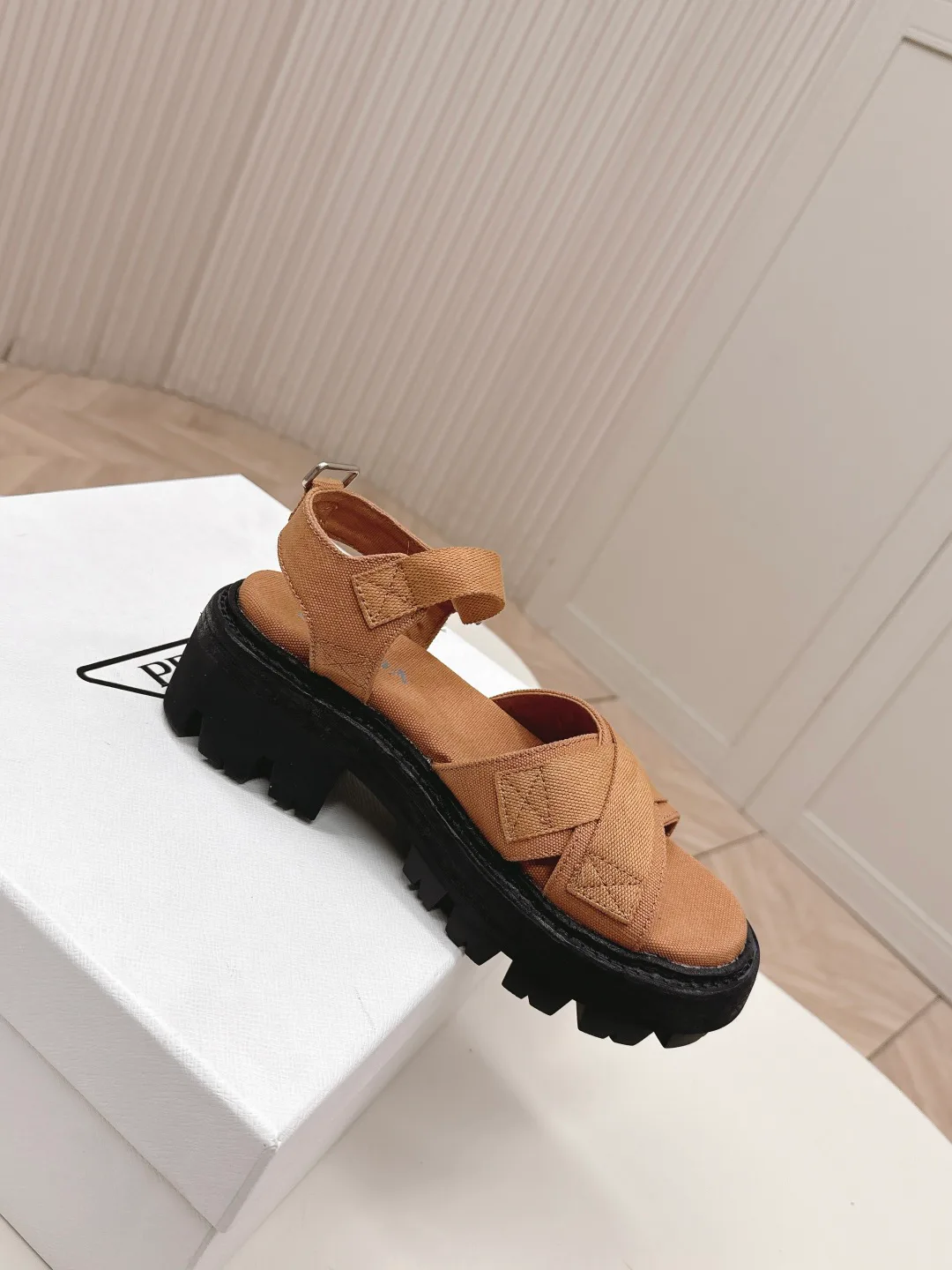 Босоножки Женские Prada 11581039