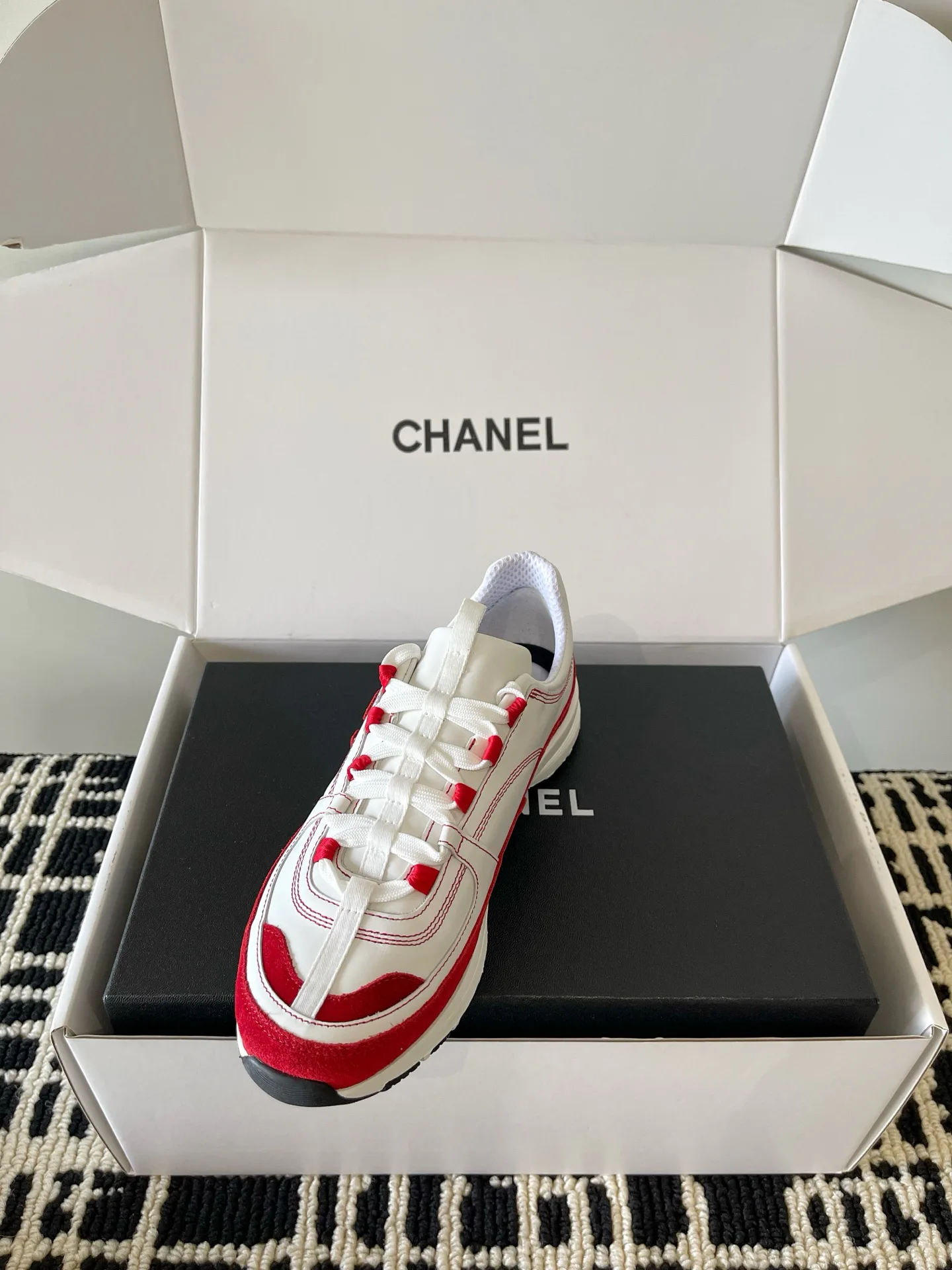 Кроссовки Женские Chanel 18283700
