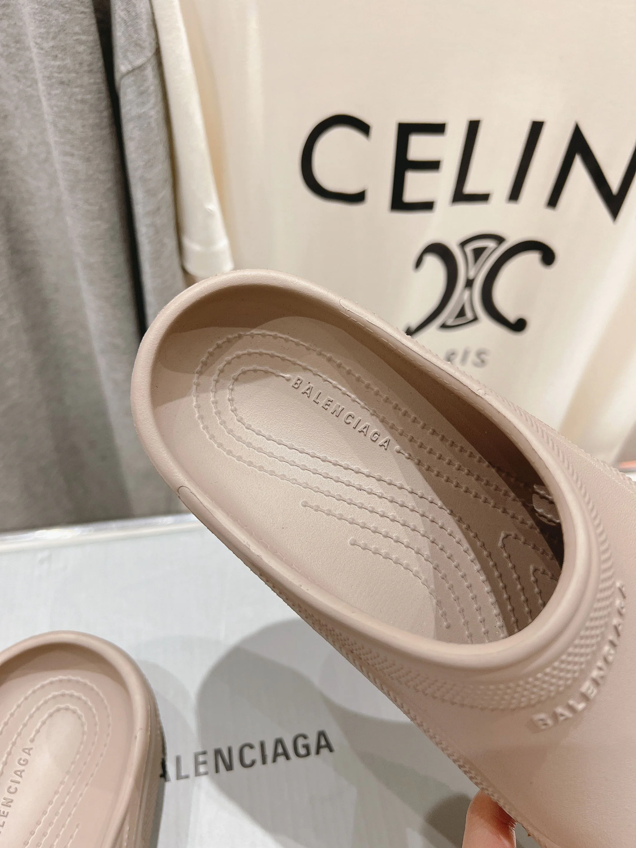 Шлепанцы Женские Balenciaga 15010