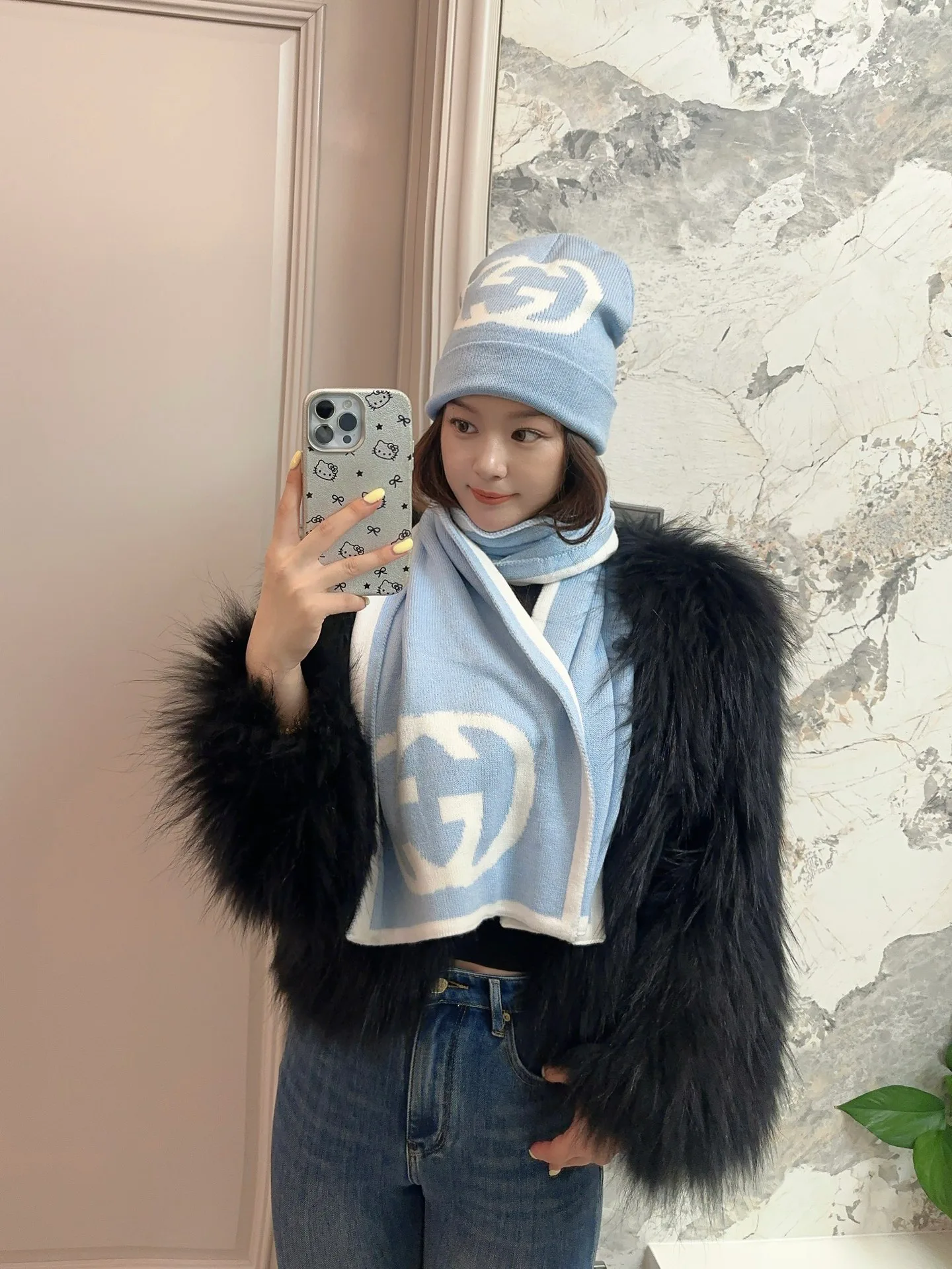 Шарфы Gucci 823954