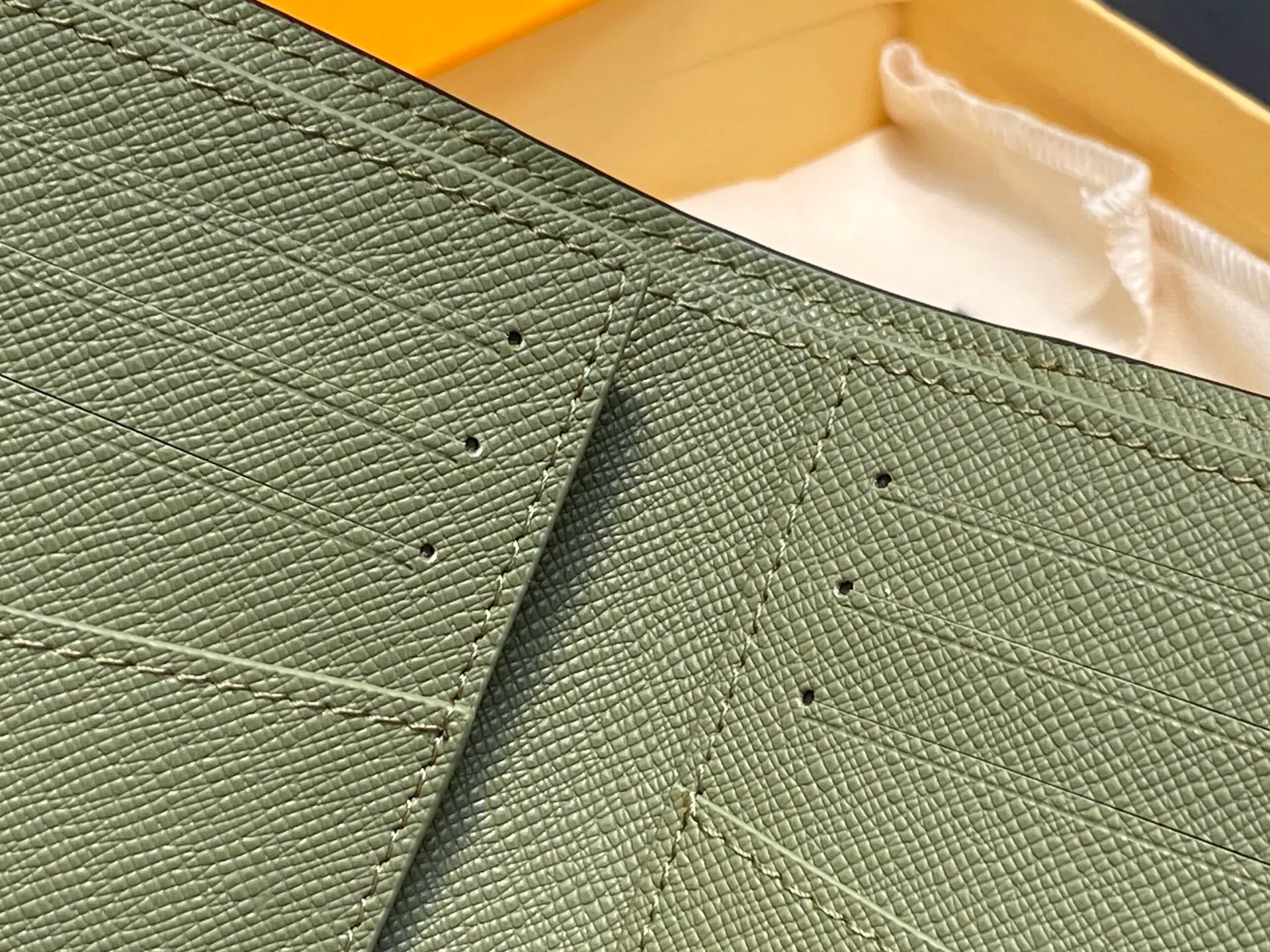 Клатчи Женские Louis Vuitton 17499405