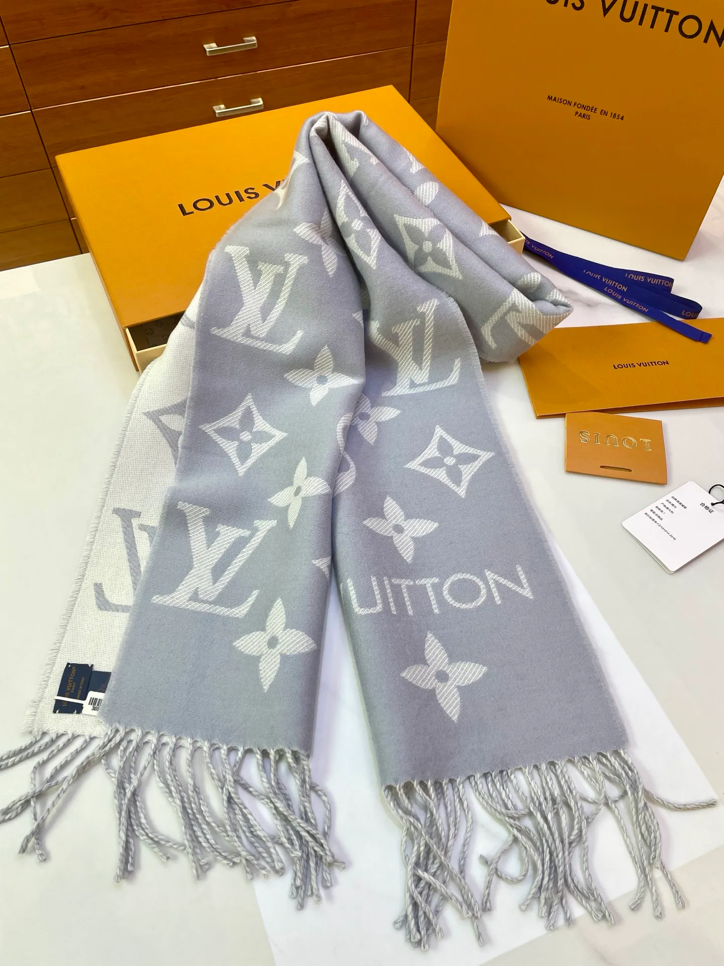 Шарфы Louis Vuitton 3881129