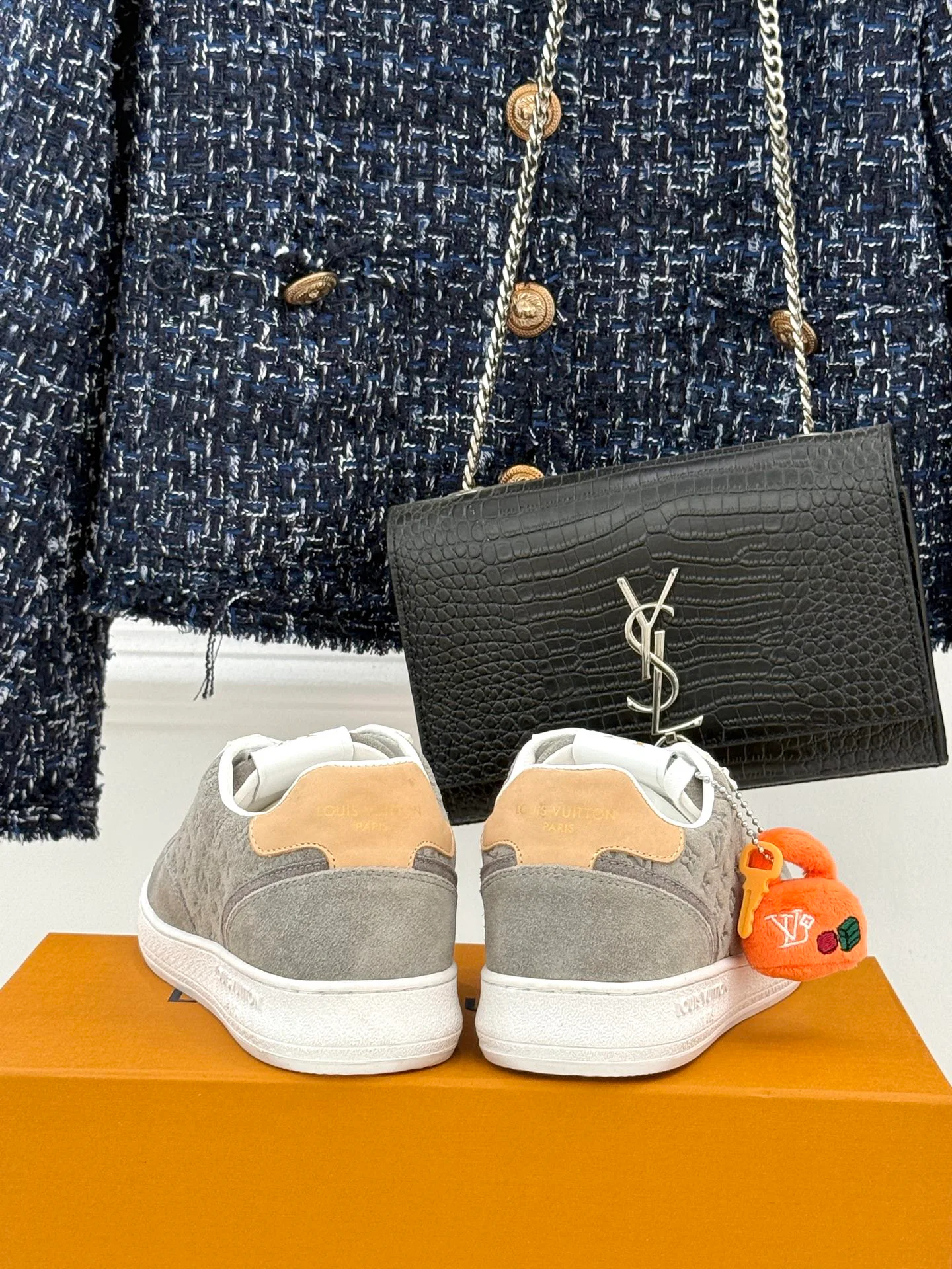 Кроссовки Женские Louis Vuitton 18036324
