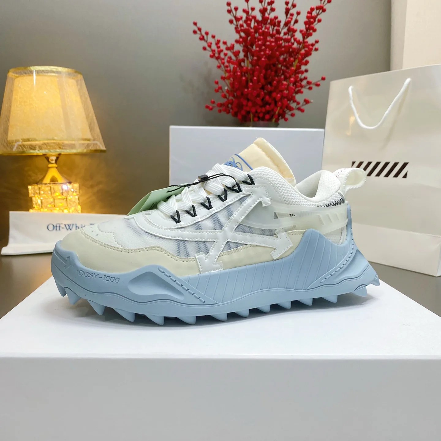 Кроссовки Женские Off-White 17530536