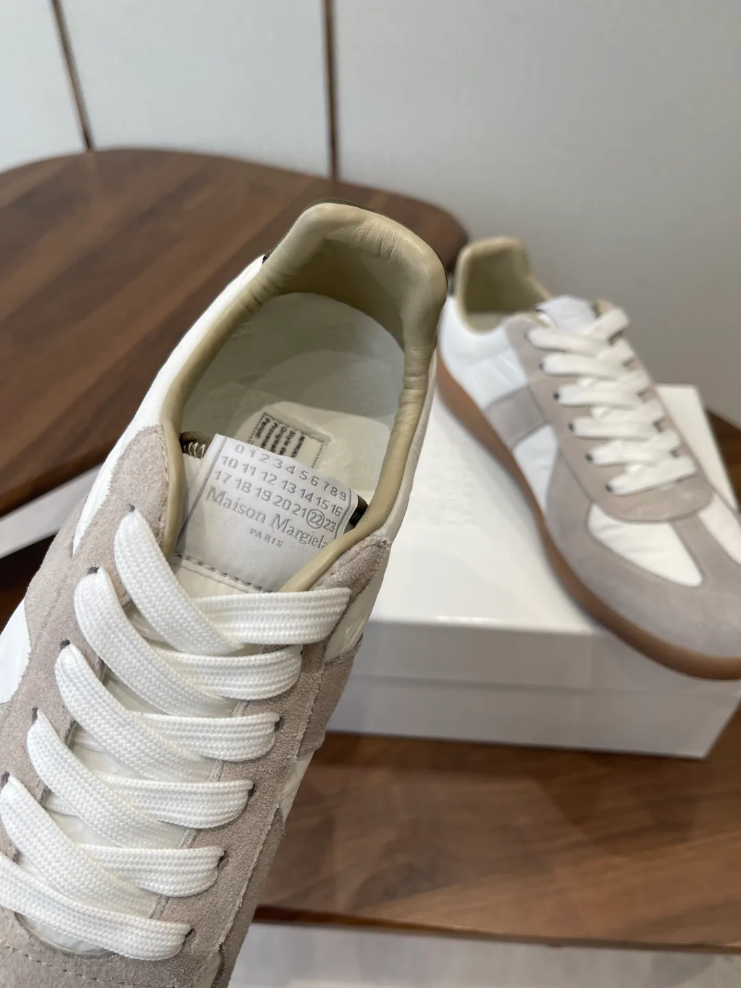 Кроссовки Женские Maison Margiela 11867619