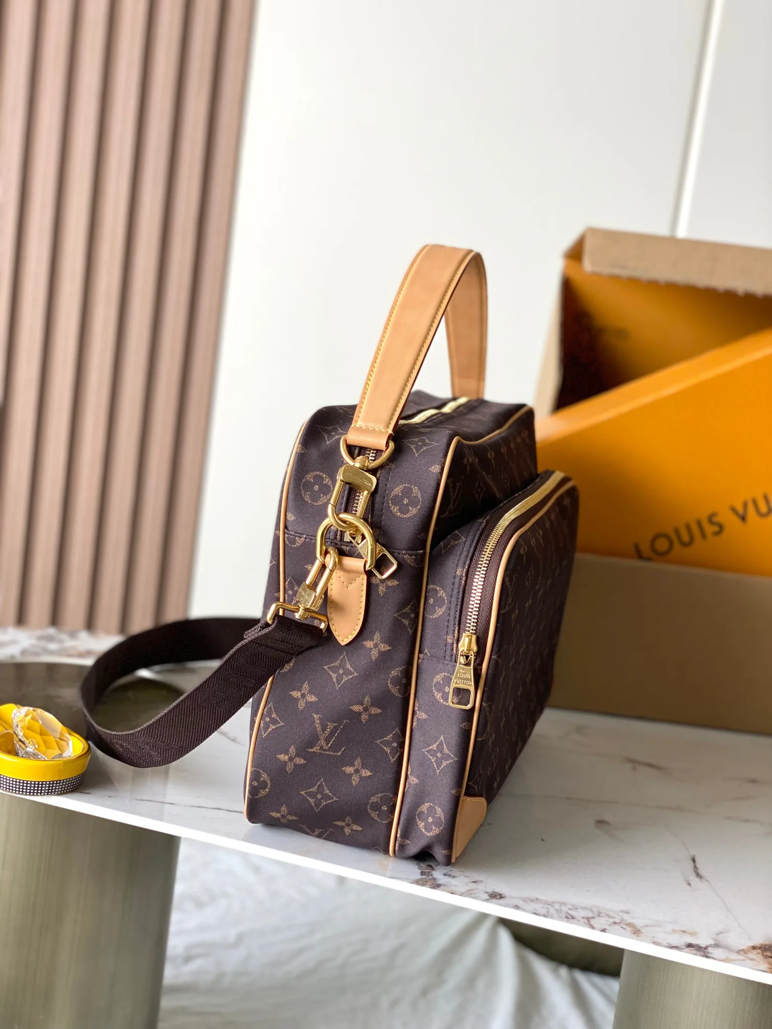 Классические Сумки Женские Louis Vuitton 18170489