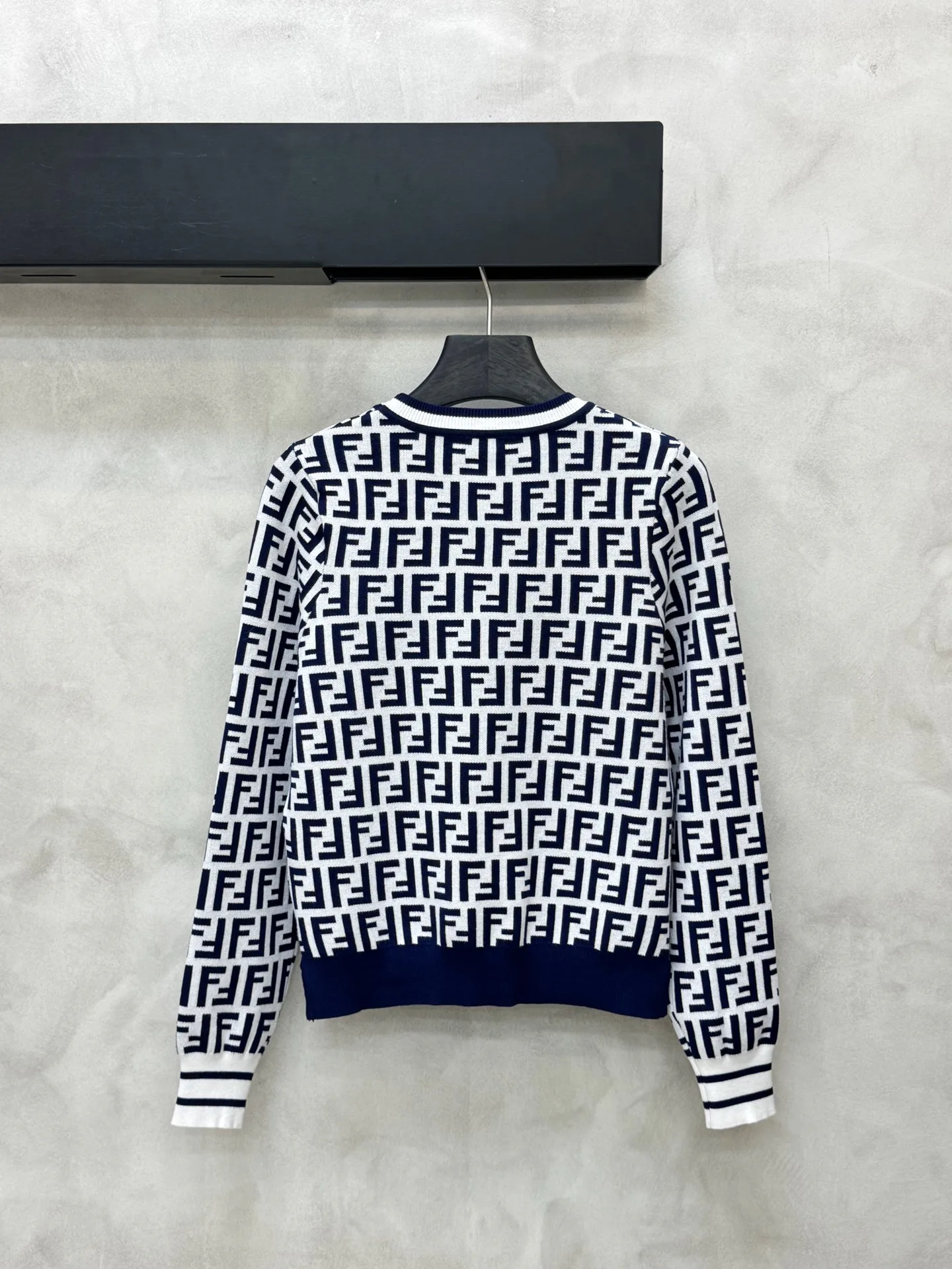Джемперы И Свитеры Женские Fendi 18263230