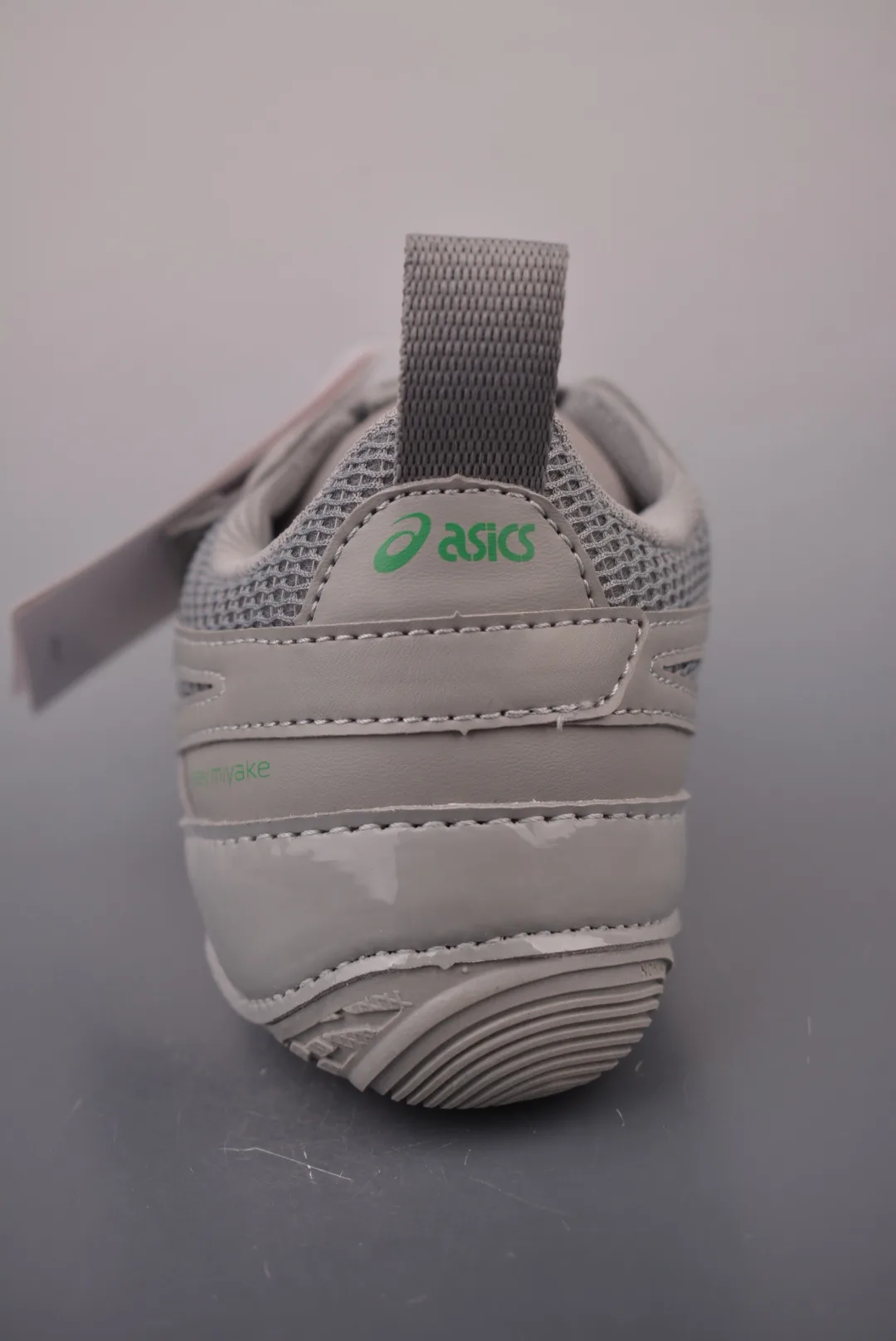 Кроссовки Женские Asics 18743884
