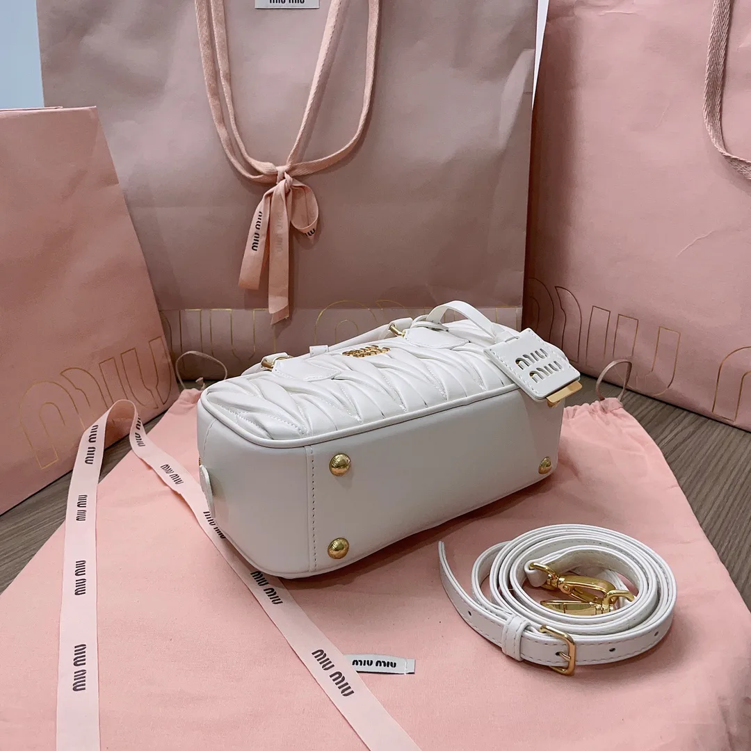 Классические Сумки Женские Miu Miu 11204052