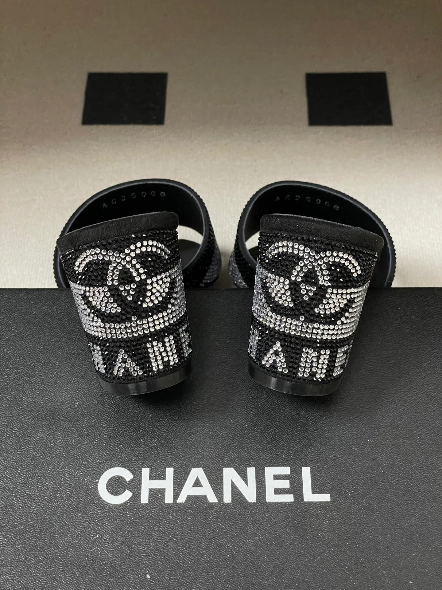 Шлепанцы Женские Chanel 10993962