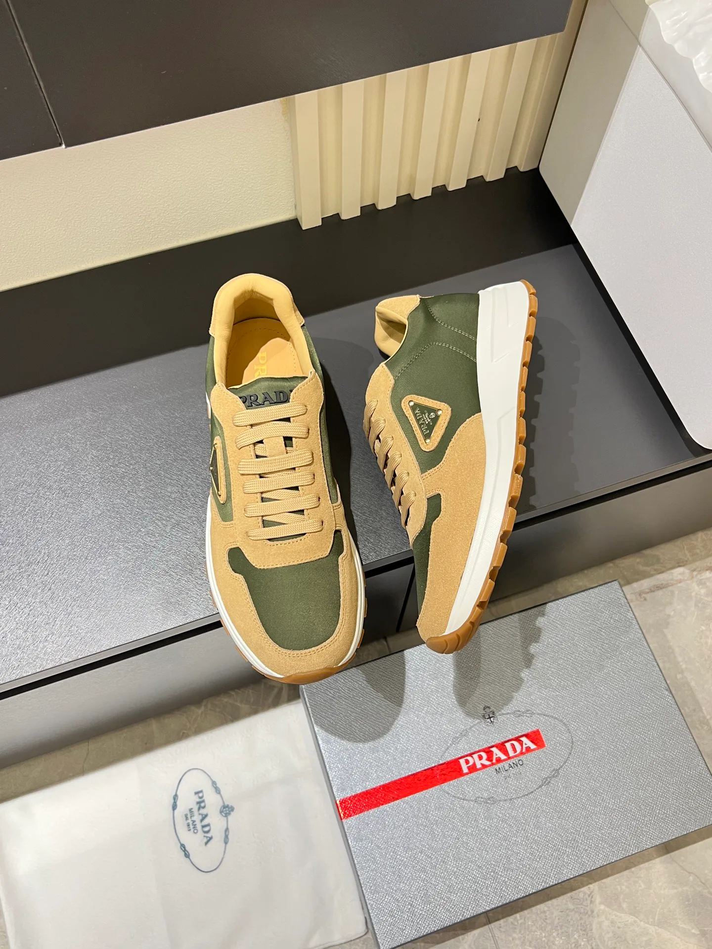 Кроссовки Мужские Prada 10273066