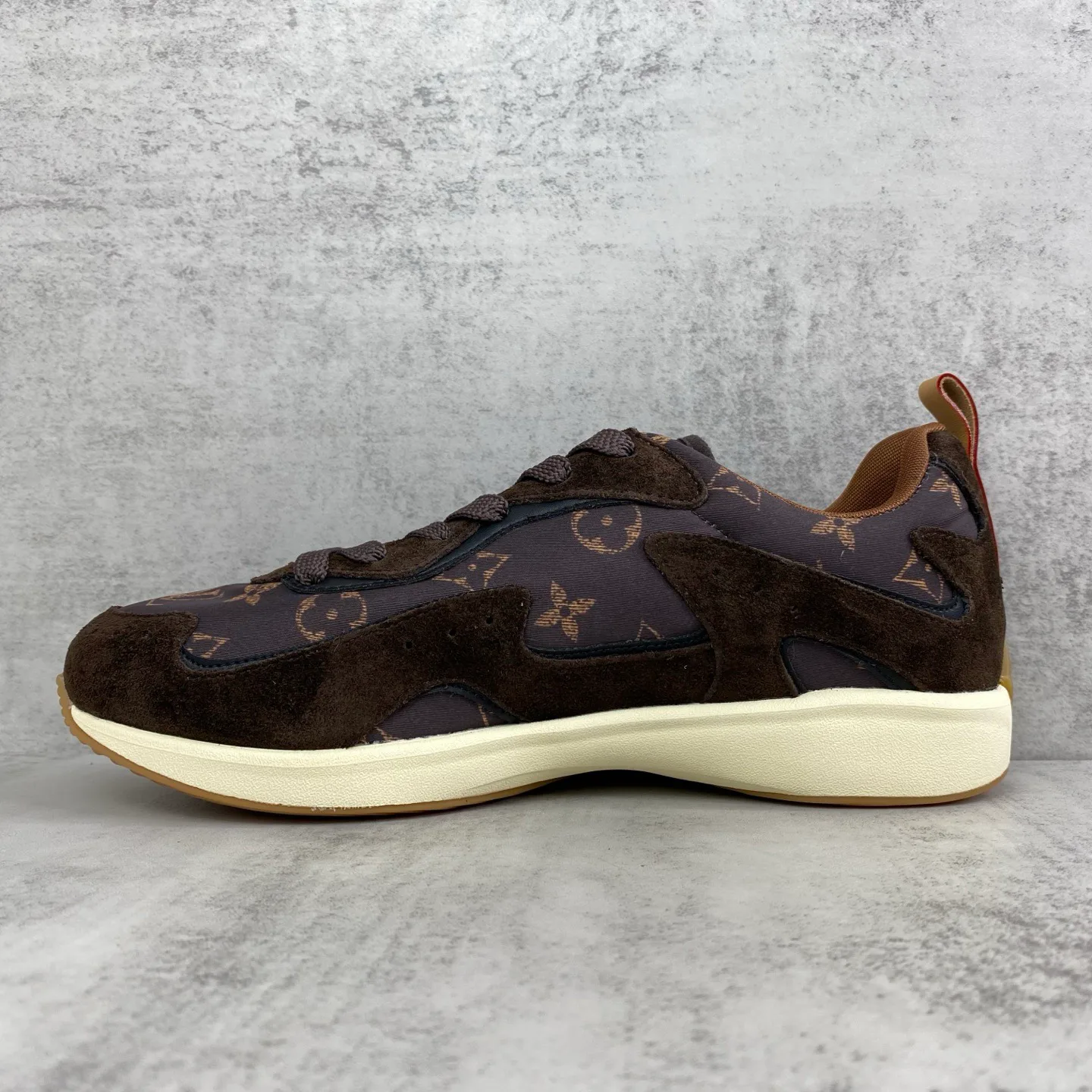 Кроссовки Женские Louis Vuitton 18747163