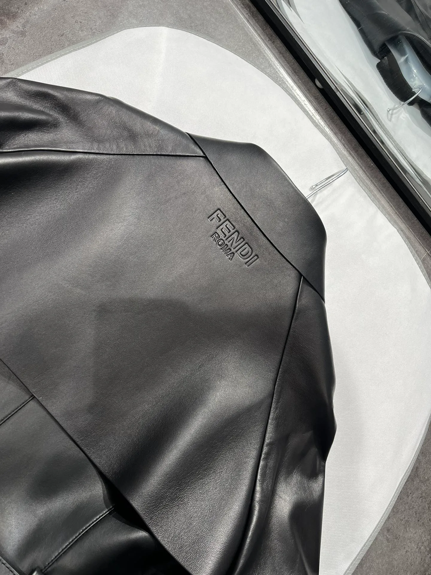 Кожаные Куртки И Дублёнки Мужские Fendi 10088537