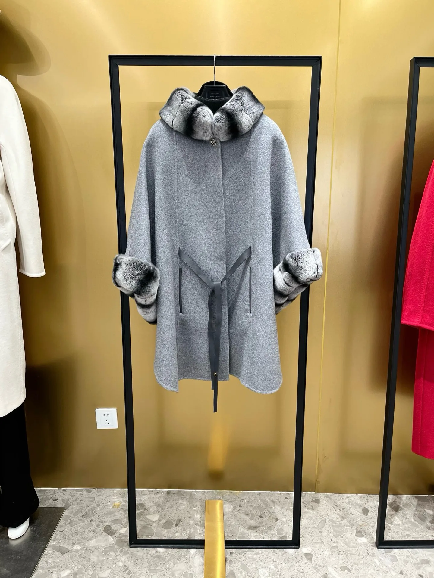 Пальто Женские Loro Piana 17998410