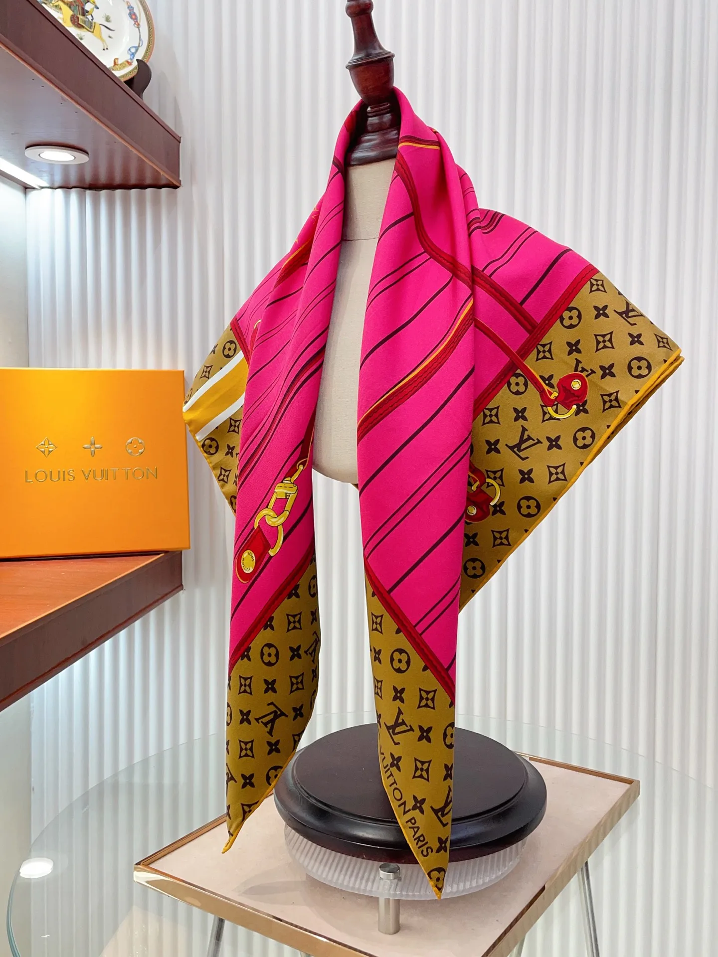 Шарфы Loewe 36146