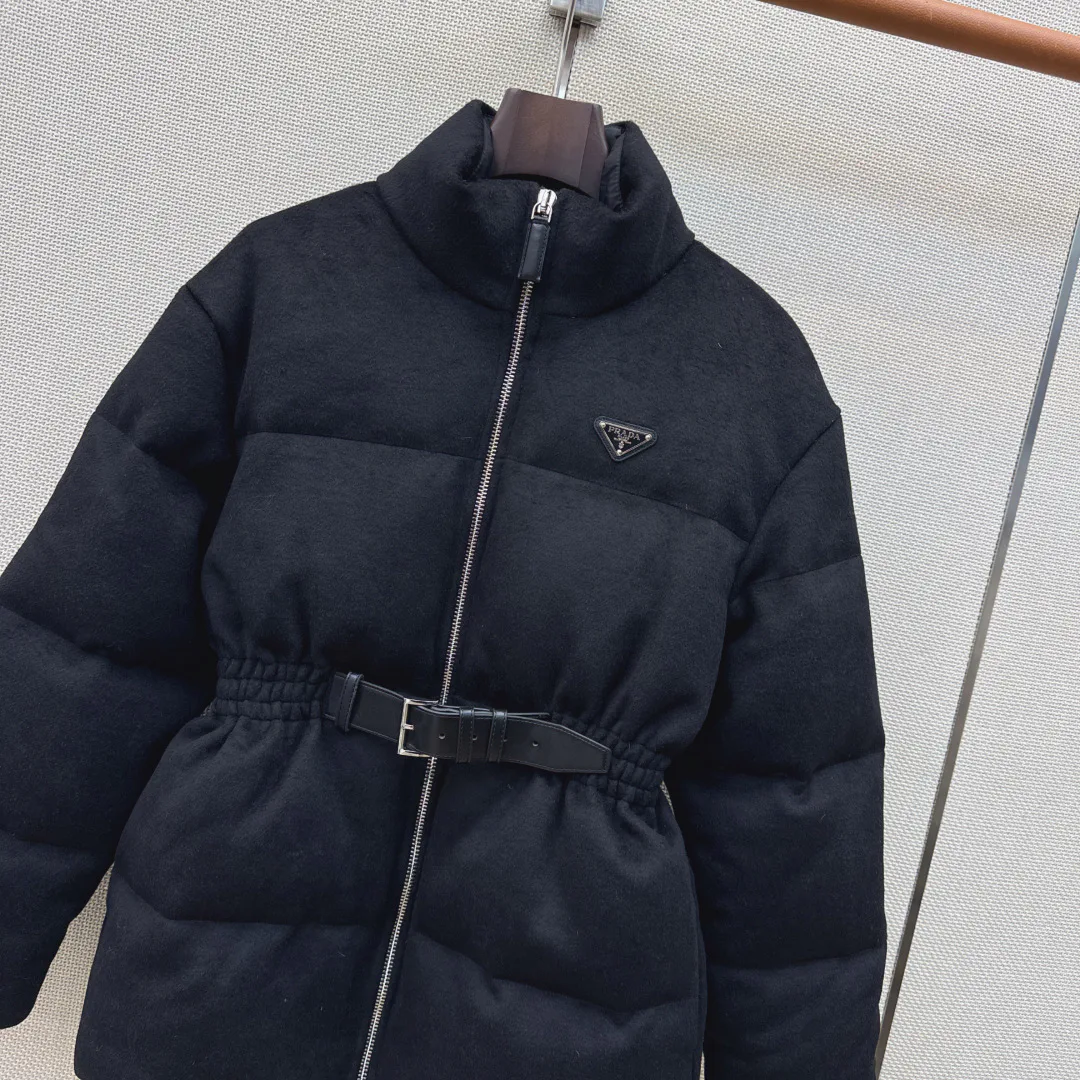 Куртки И Пуховики Женские Prada 18629387