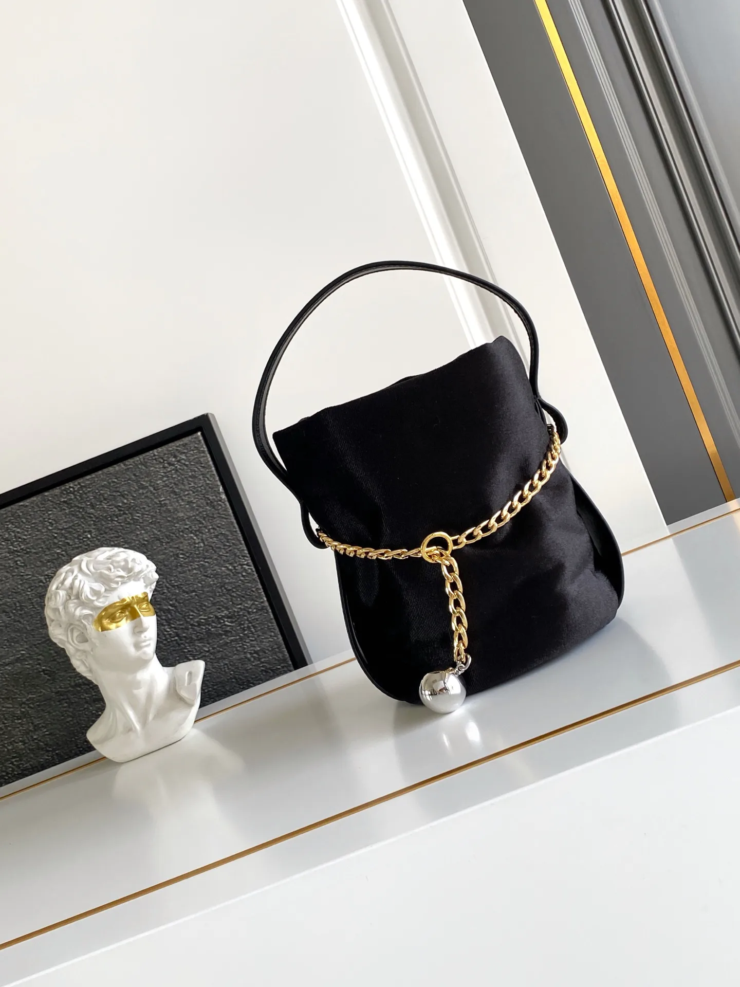 Классические Сумки Женские Prada 13368501