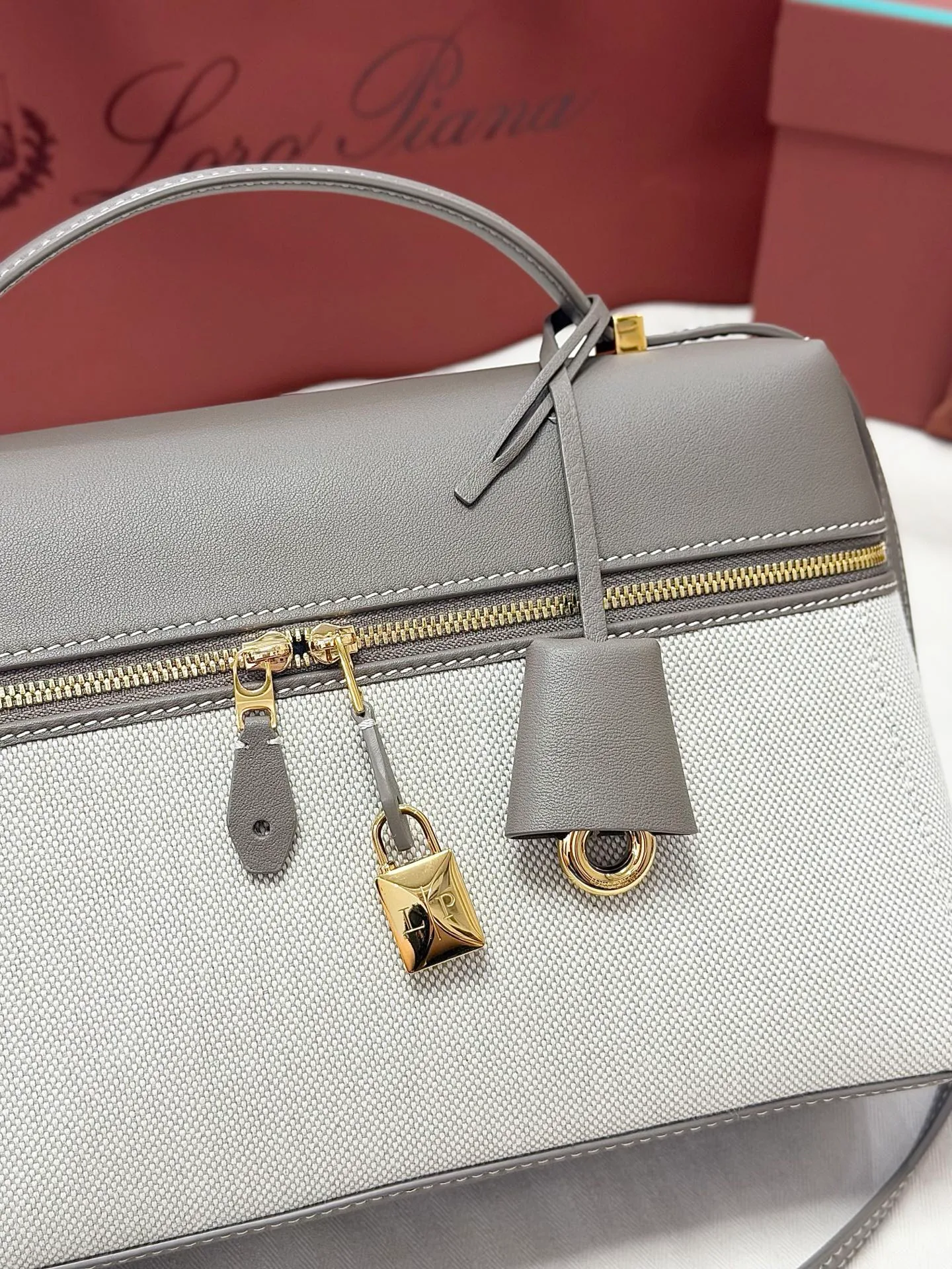 Классические Сумки Женские Loro Piana 17565039