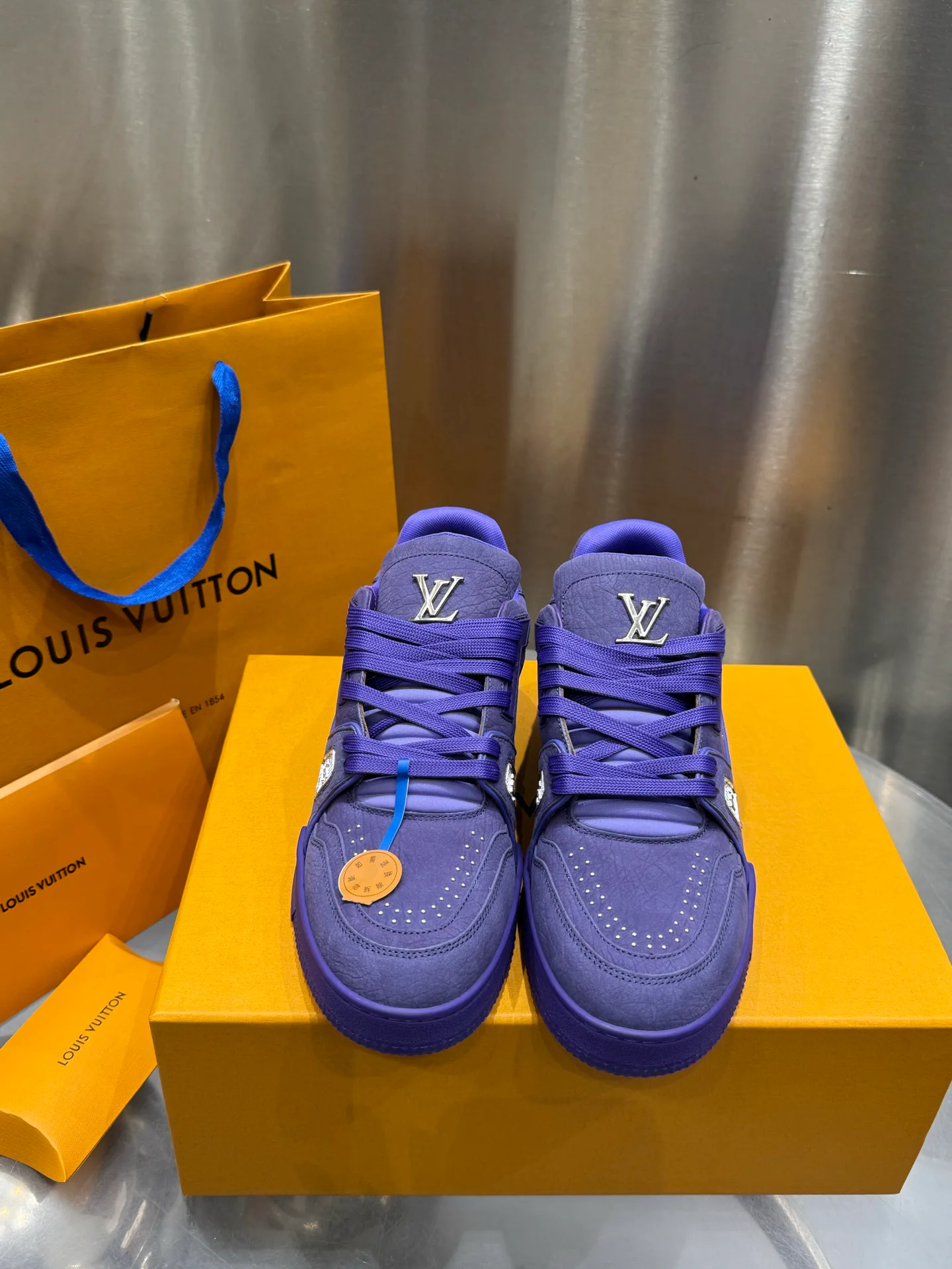 Кроссовки Мужские Louis Vuitton 19073351