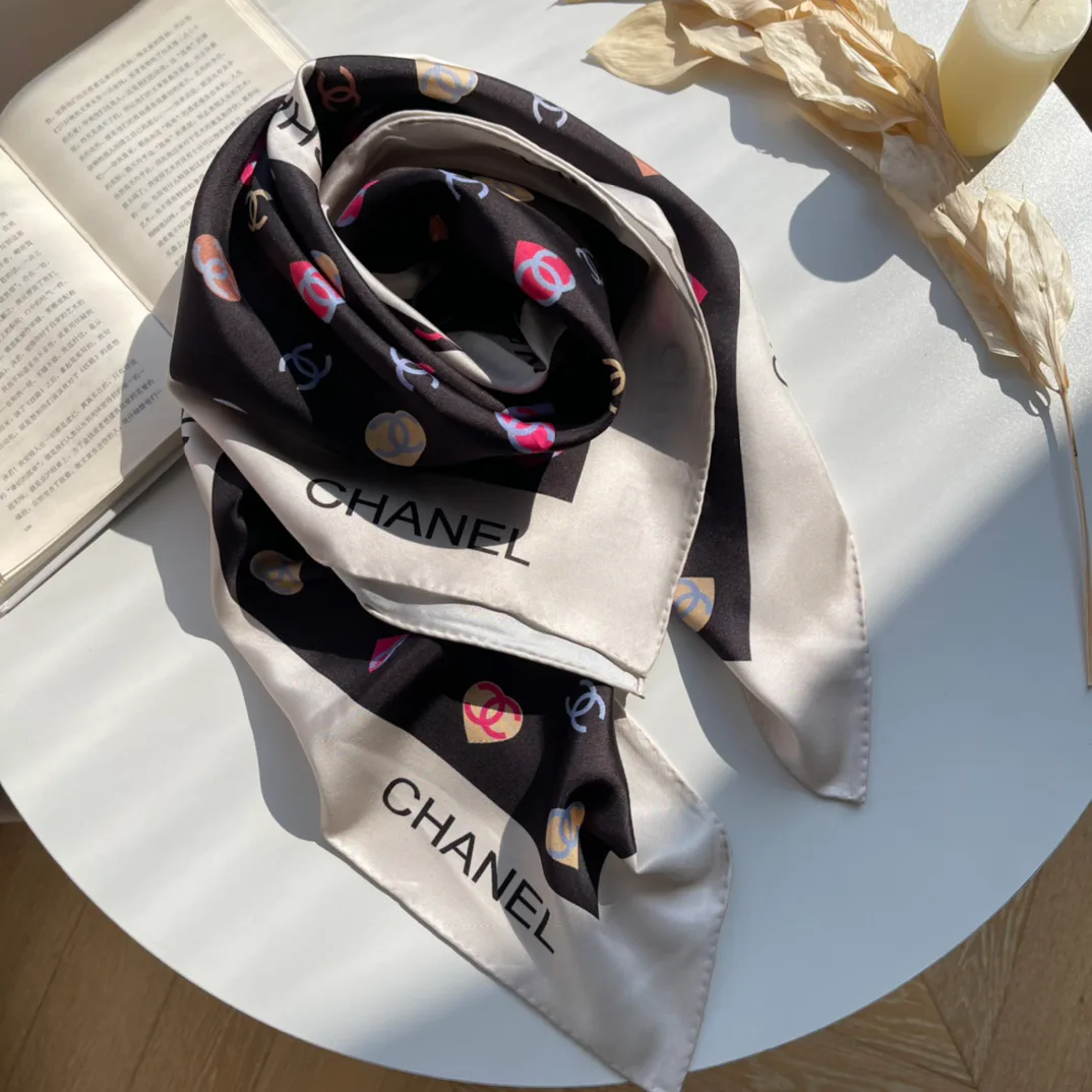 Платки Chanel 13351571