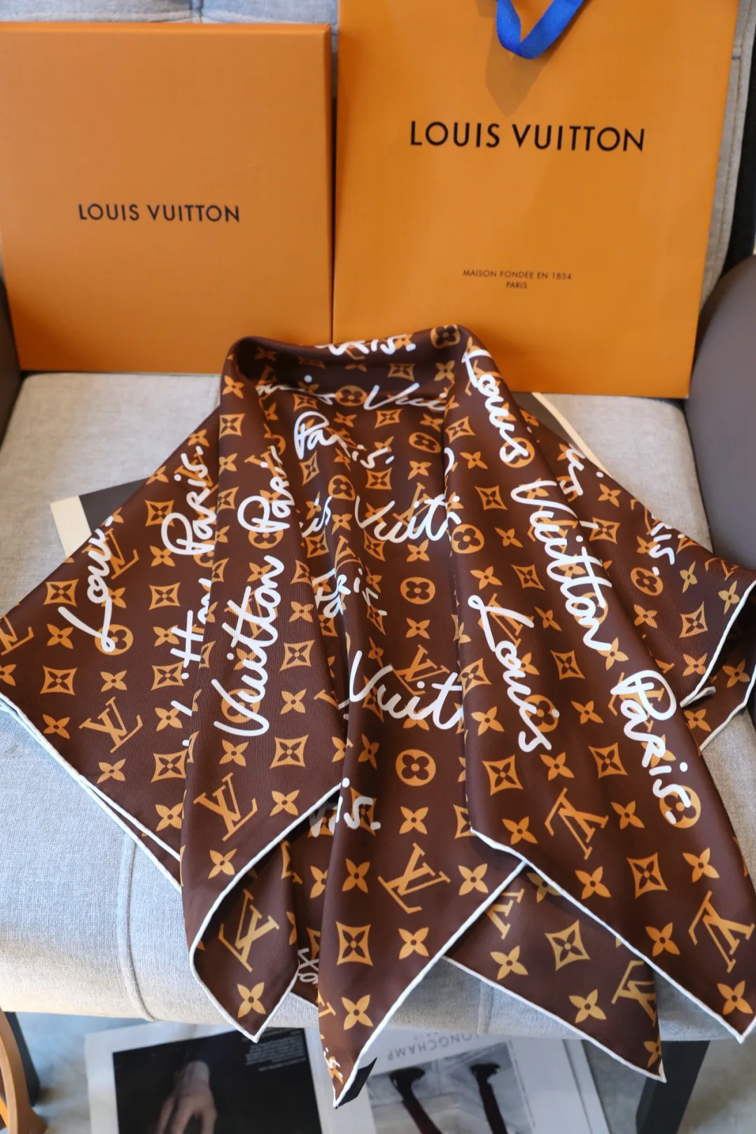 Платки Louis Vuitton 11815903