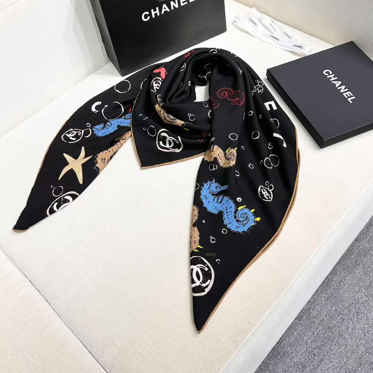 Платки Chanel 18624489