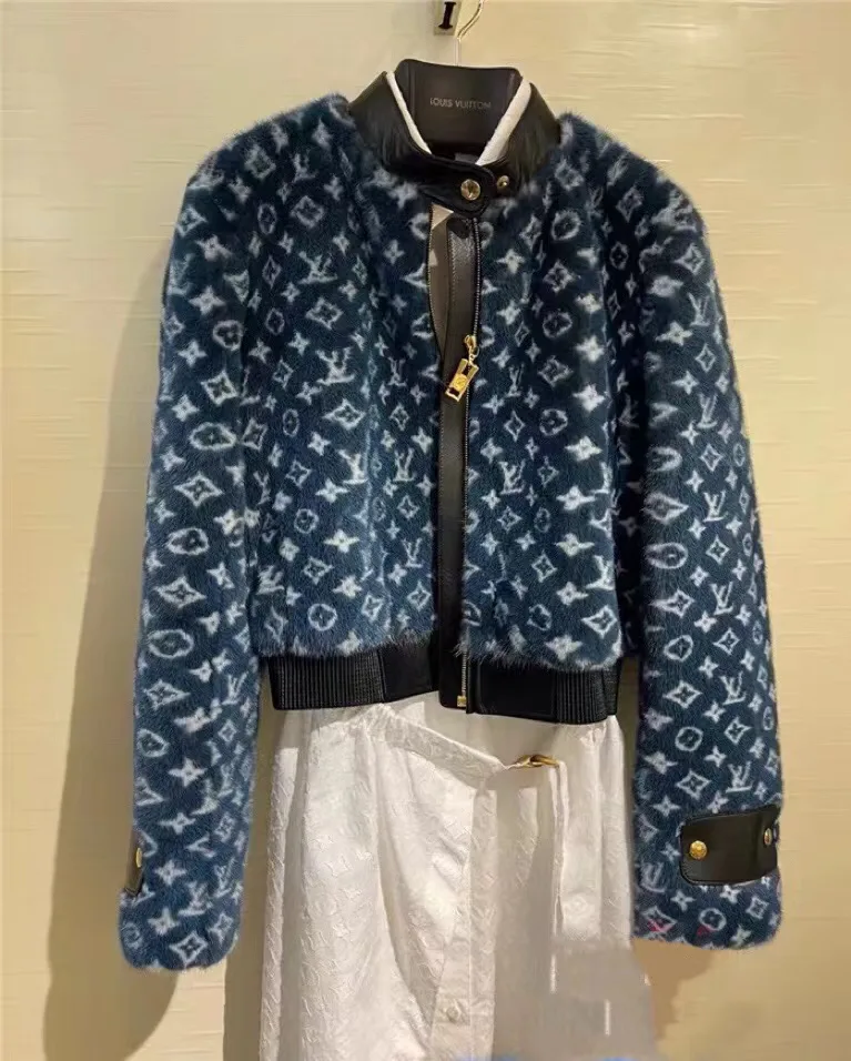 Куртки И Пуховики Женские Louis Vuitton 1065924