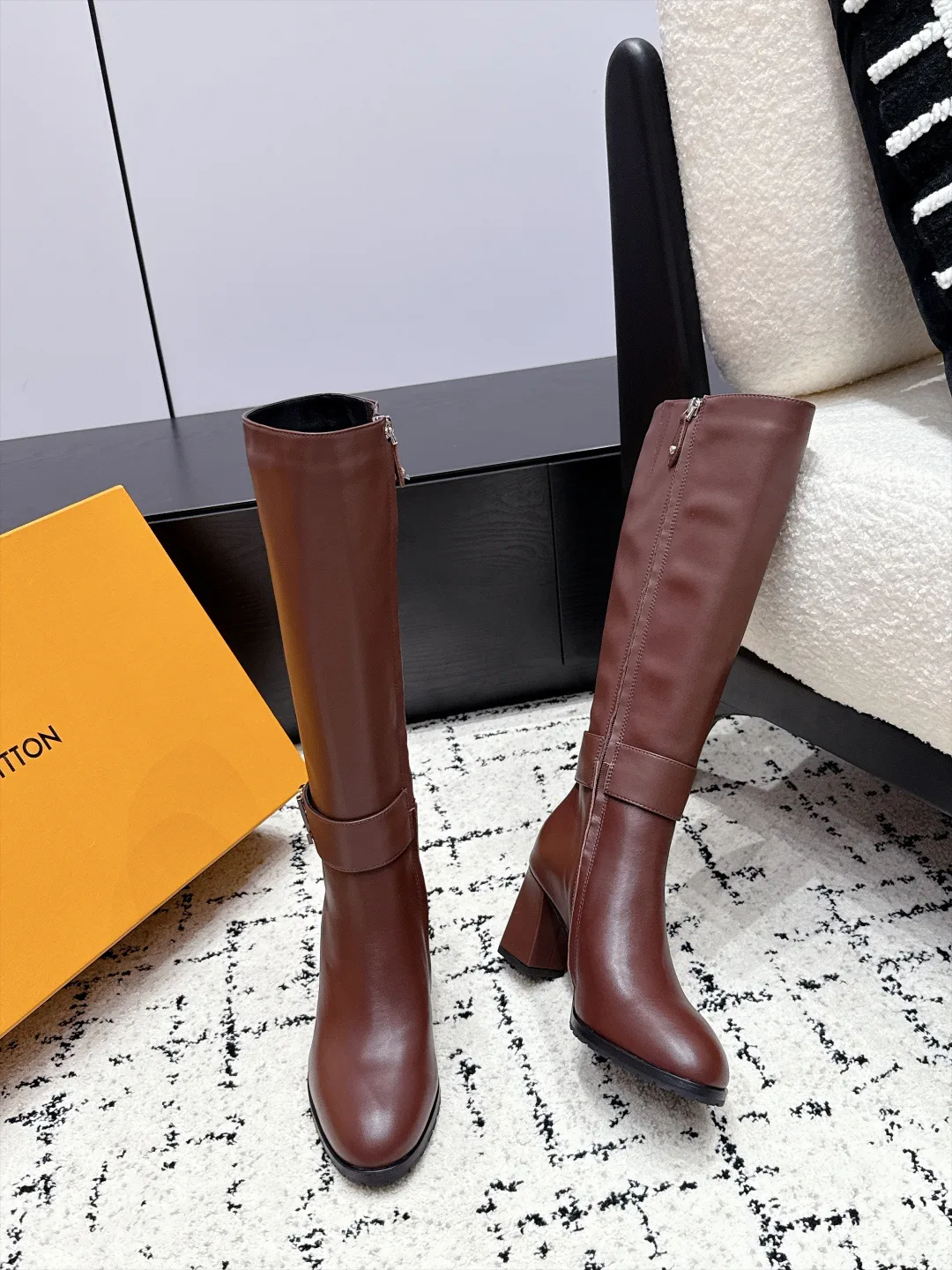 Сапоги Женские Louis Vuitton 18125190