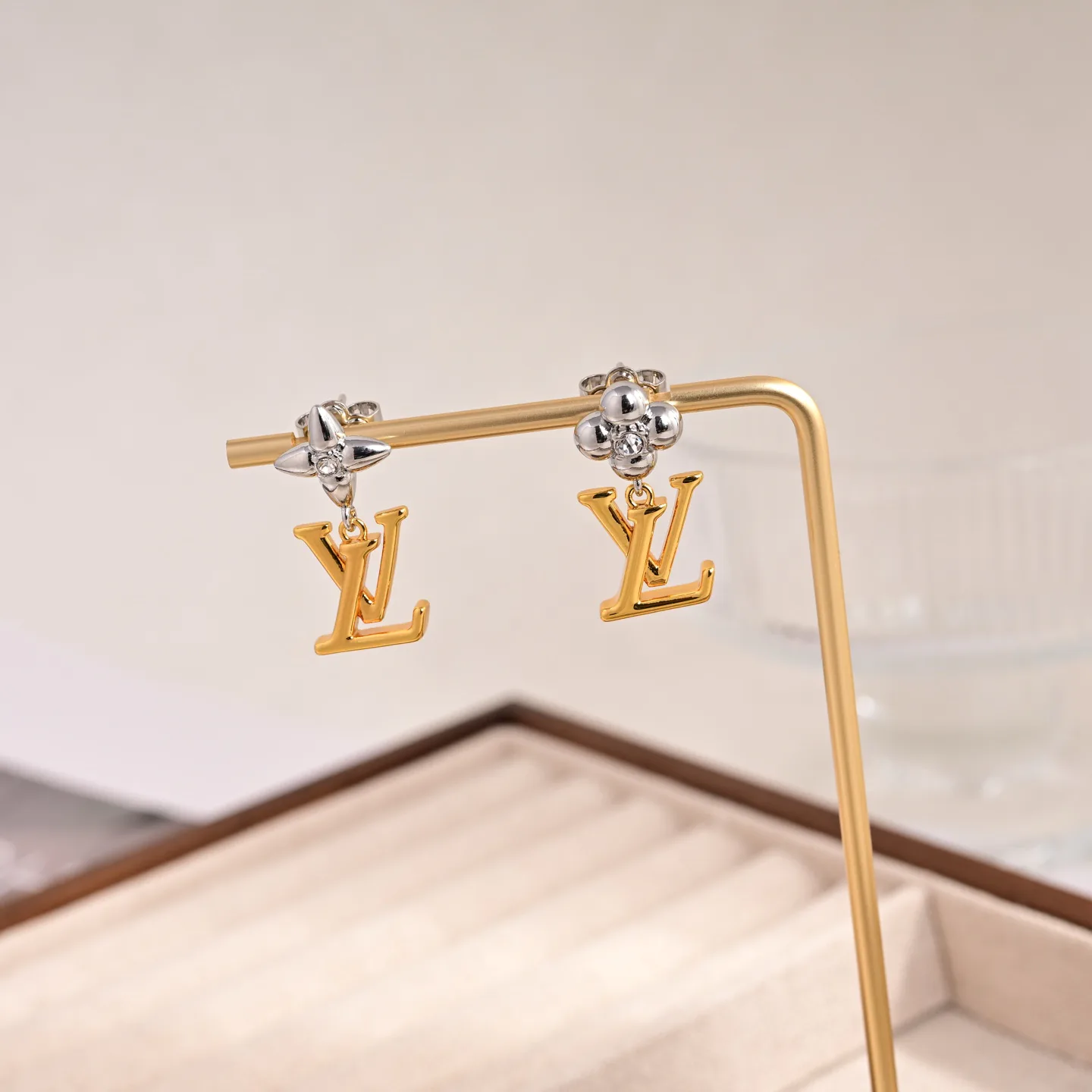 Бижутерия Louis Vuitton 17801809