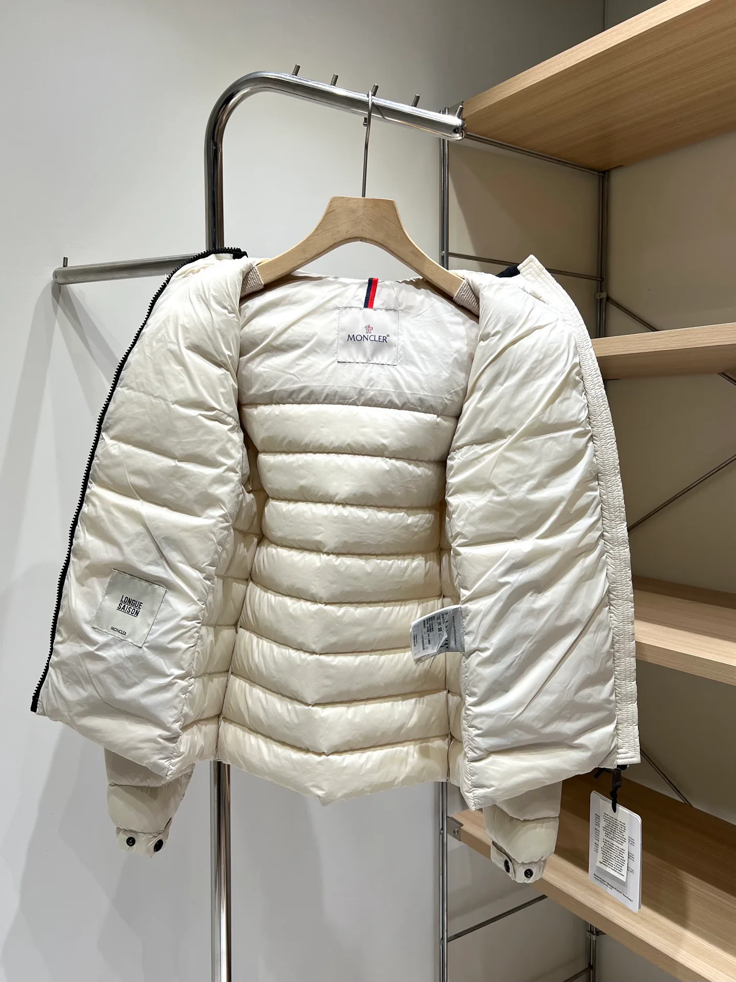 Куртки И Пуховики Женские Moncler 18336958