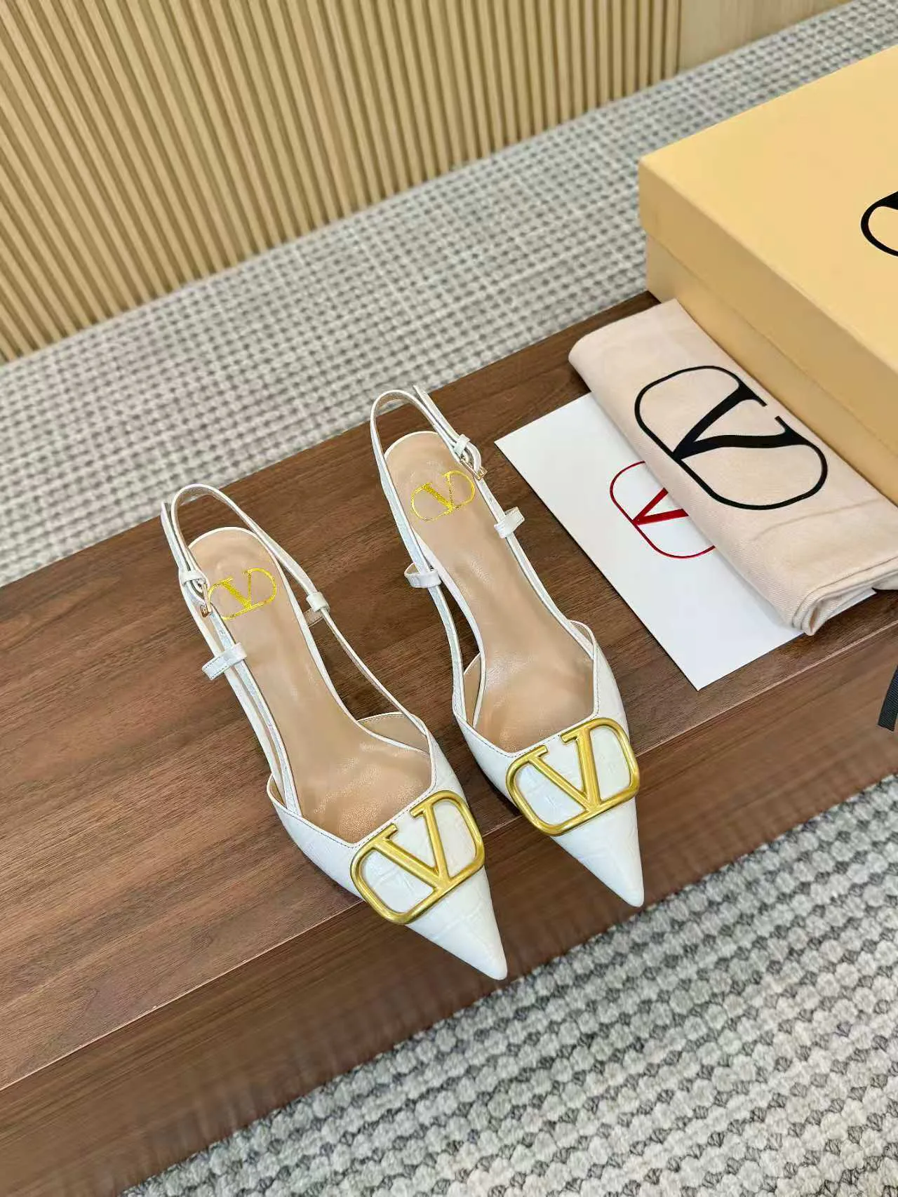 Босоножки Женские Valentino 12156368