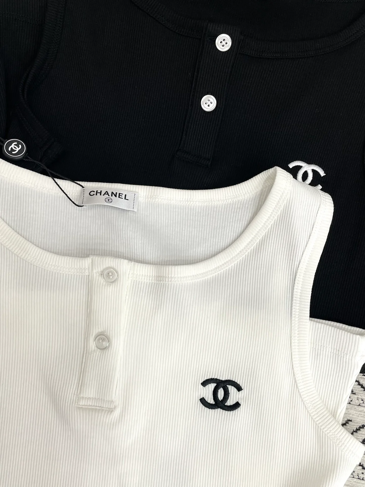 Жилеты Женские Chanel 1643234