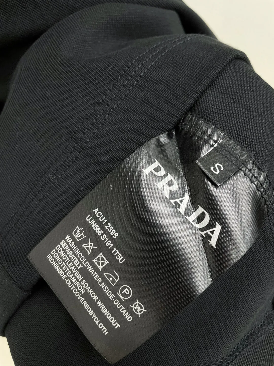 Футболки Женские Prada 13230413
