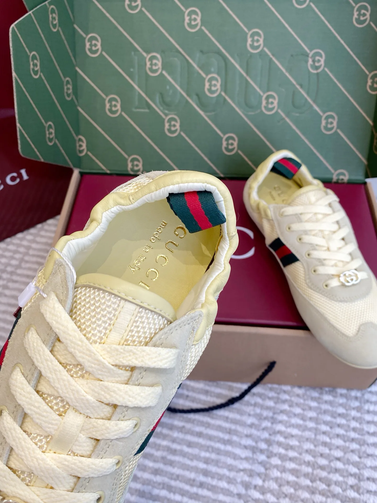 Кроссовки Женские Gucci 738970