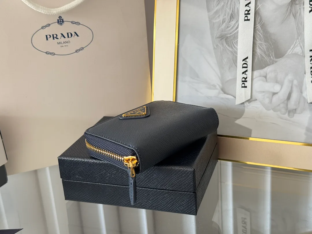 Клатчи Женские Prada 17999925
