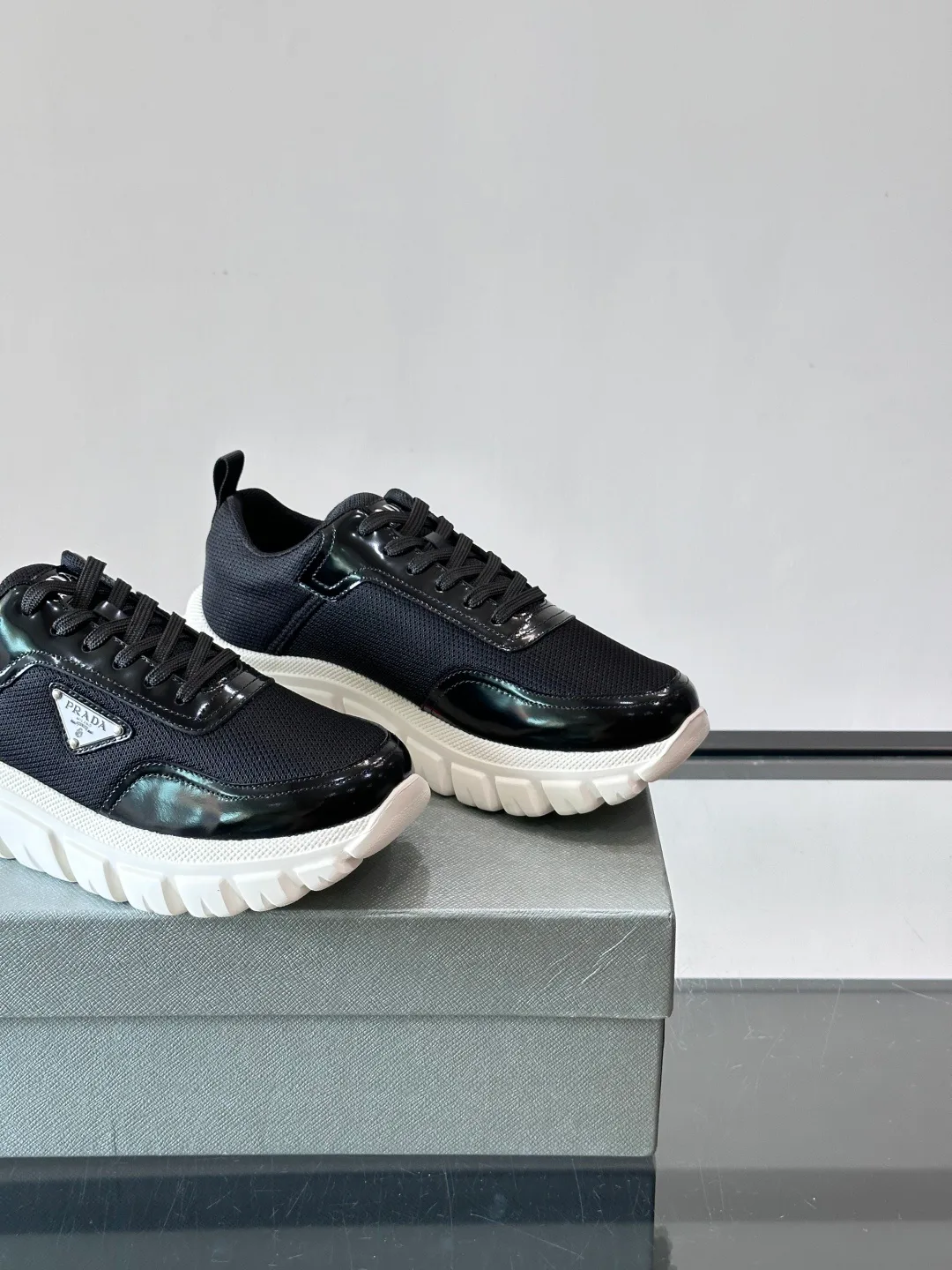 Кроссовки Женские Prada 17328735