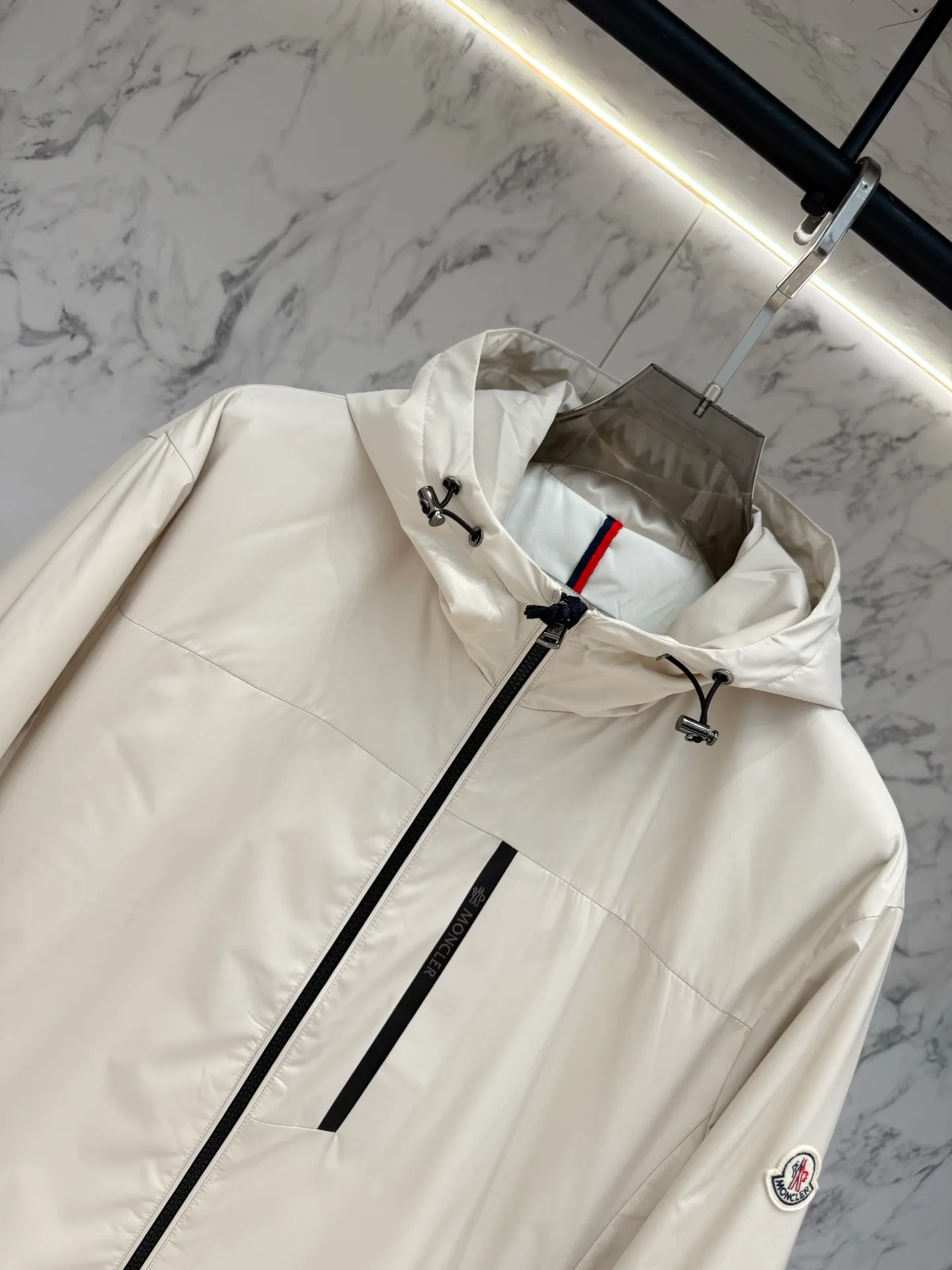 Куртки И Пуховики Мужские Moncler 17944100