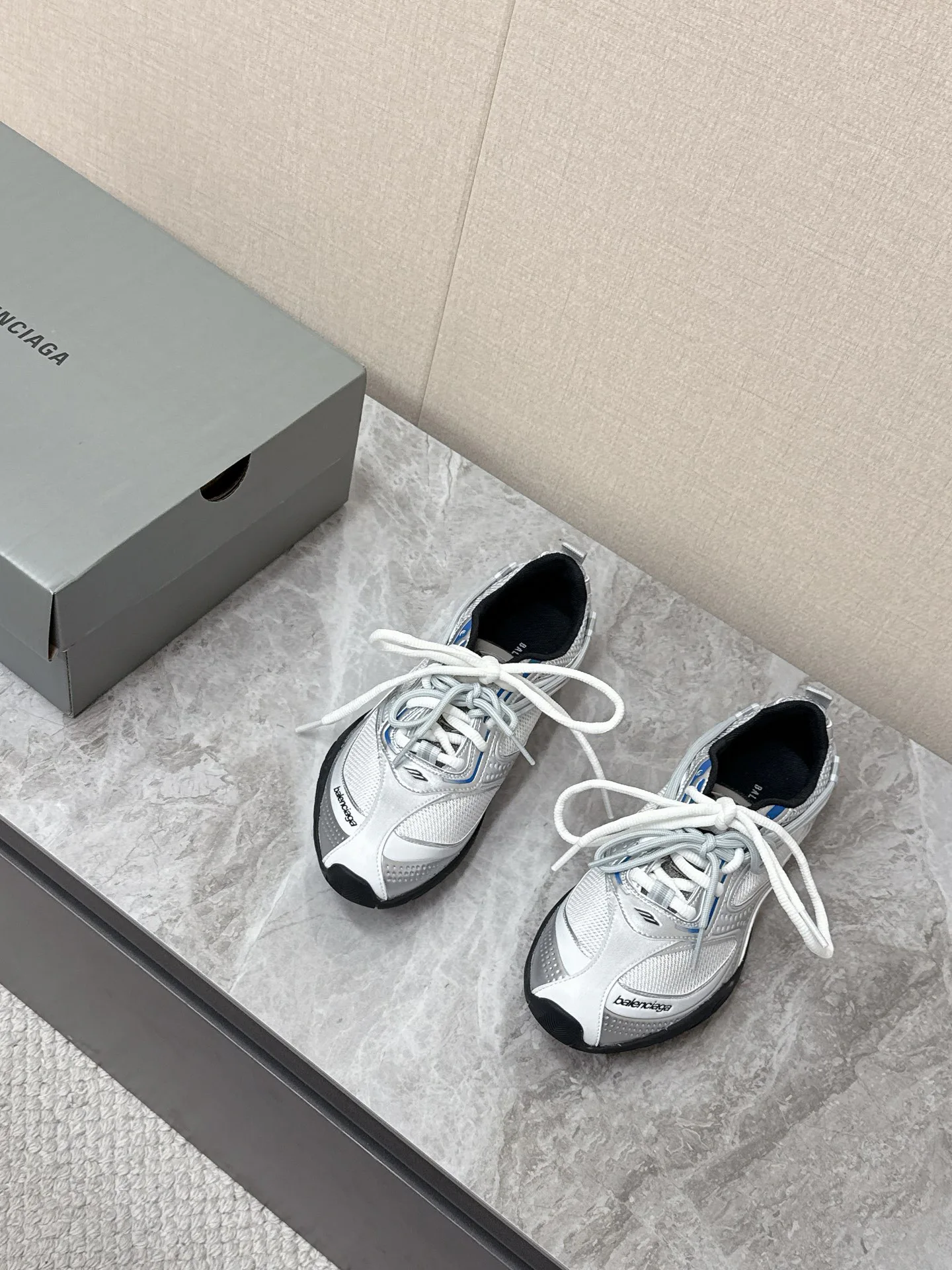 Кроссовки Женские Balenciaga 14730154