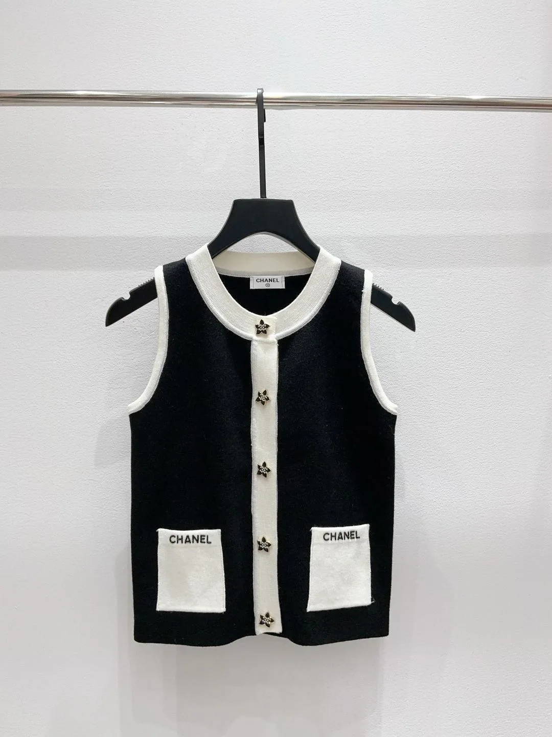 Жилеты Женские Chanel 17737230