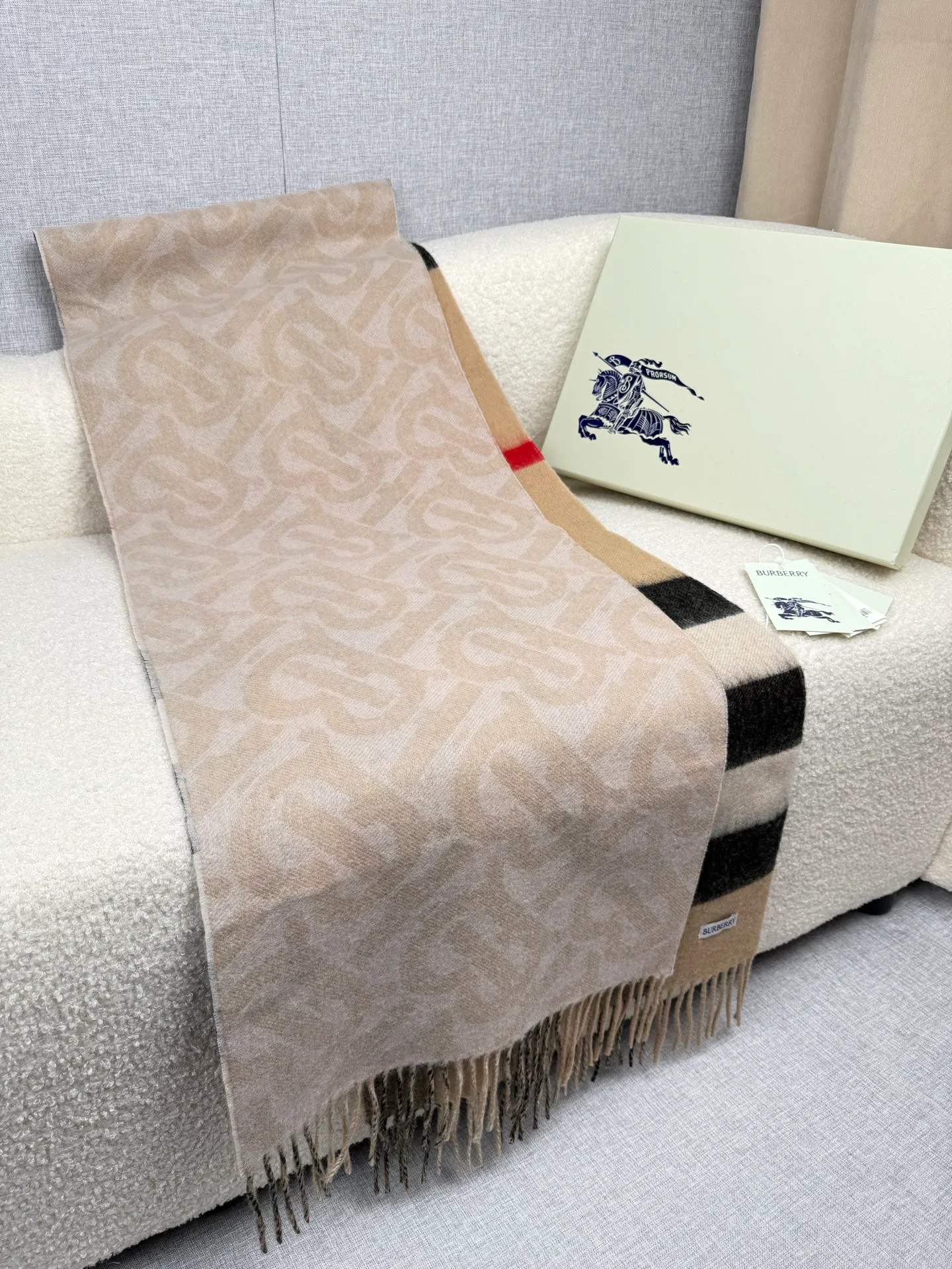 Шарфы Burberry 5901036