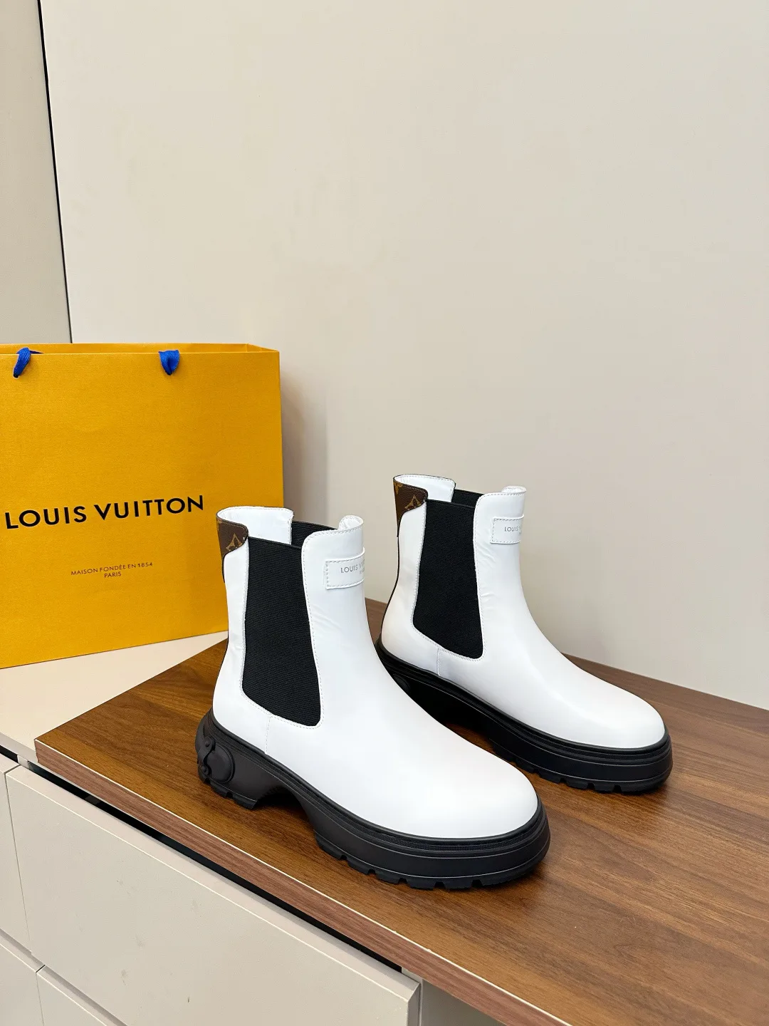 Ботинки Женские Louis Vuitton 1468758