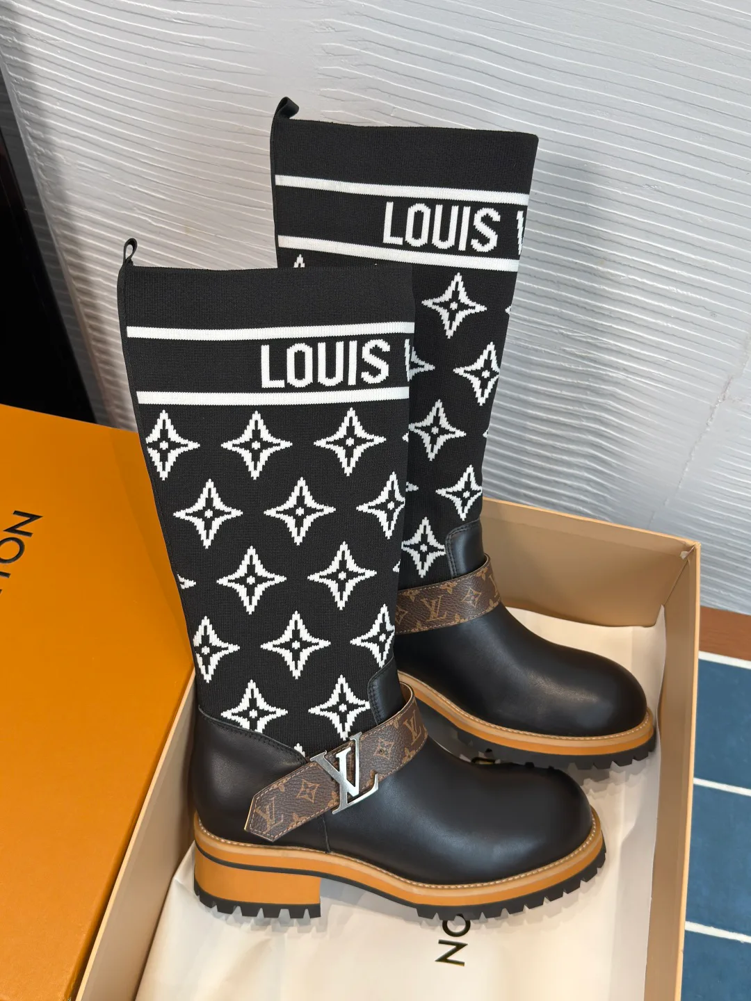 Сапоги Женские Louis Vuitton 18252044