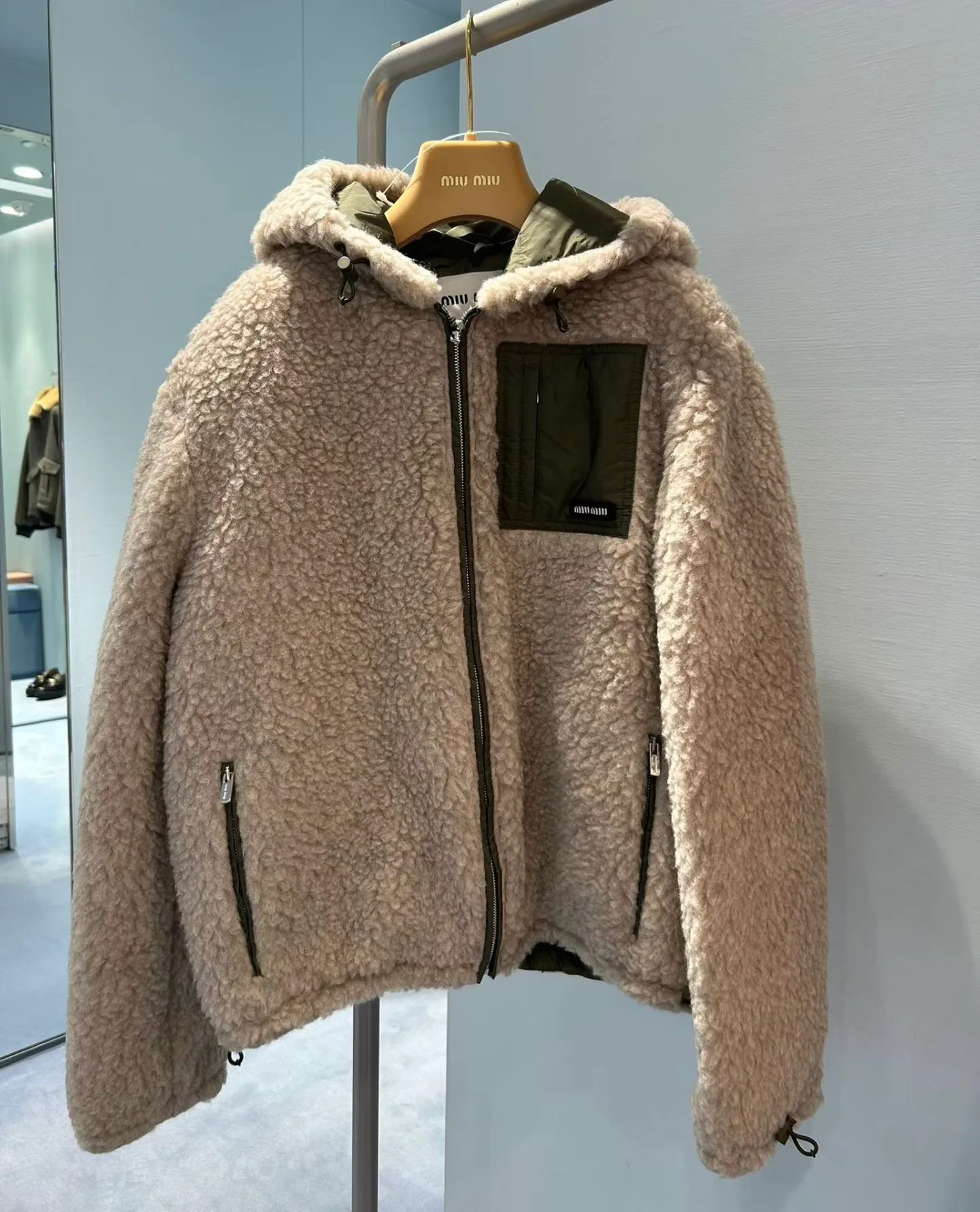 Куртки И Пуховики Женские Miu Miu 18818093